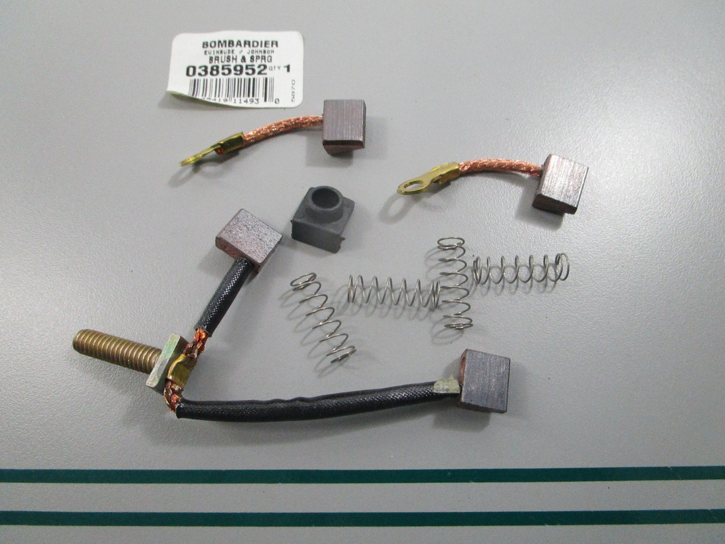 NEW OEM 385952 0385952 OMC Johnson Evinrude Brush & Spring Set 0810