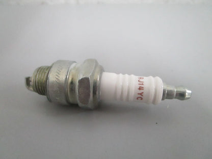 NEW OEM (LOT OF 4) RJ14YC Champion Spark Plug 0820