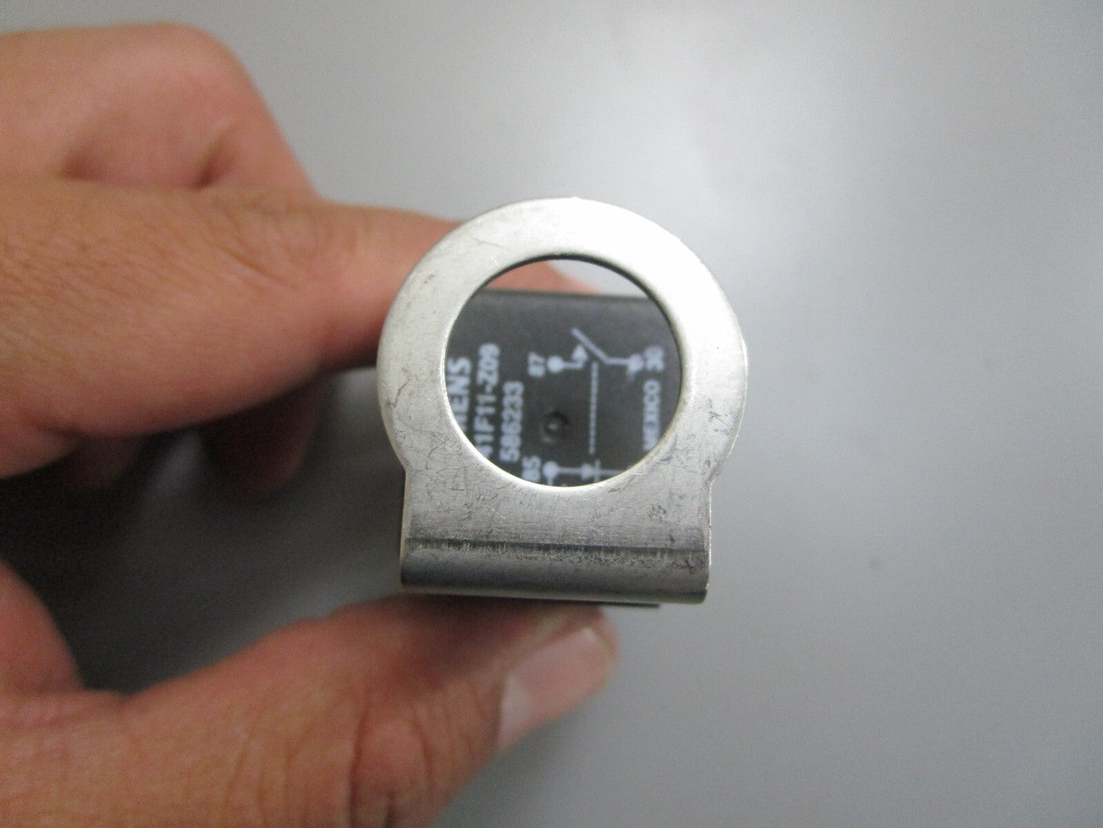 *NEW OEM* 0810 OMC Johnson Evinrude Relay 586233 0586233