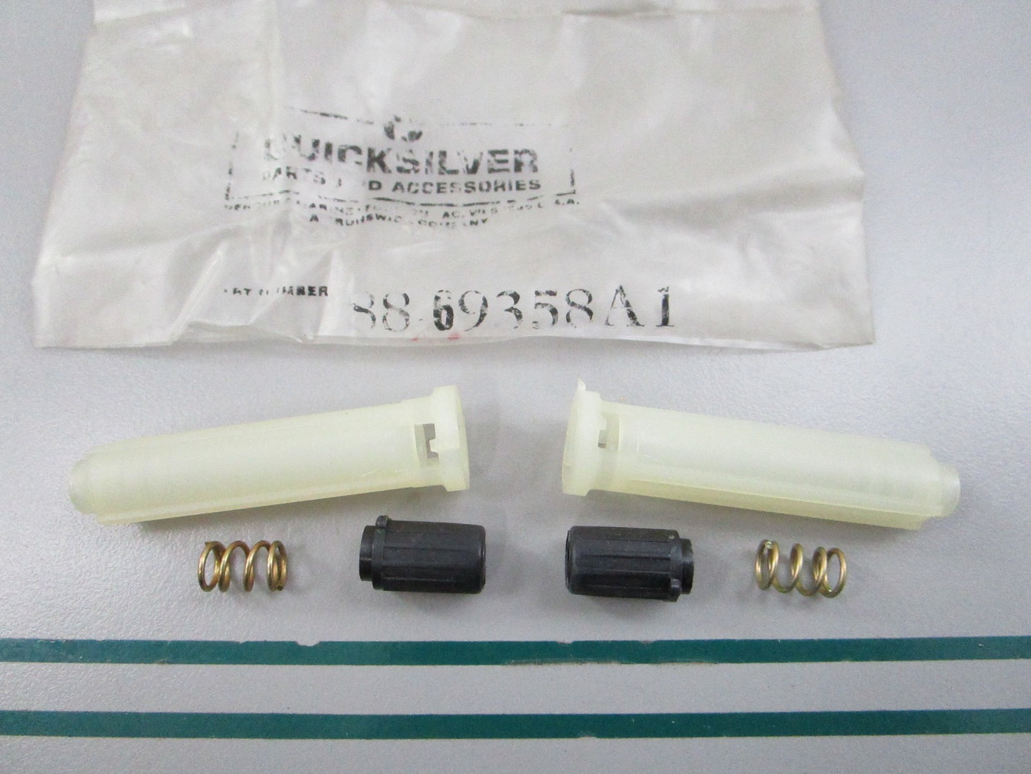 NEW OEM (LOT OF 2) 88-69358A1 Mercury Quicksilver Fuse Holder 0810