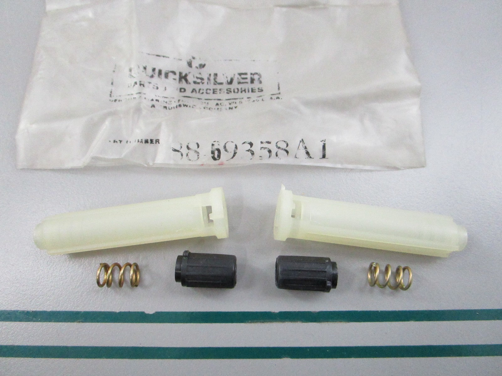 NEW OEM (LOT OF 2) 88-69358A1 Mercury Quicksilver Fuse Holder 0810
