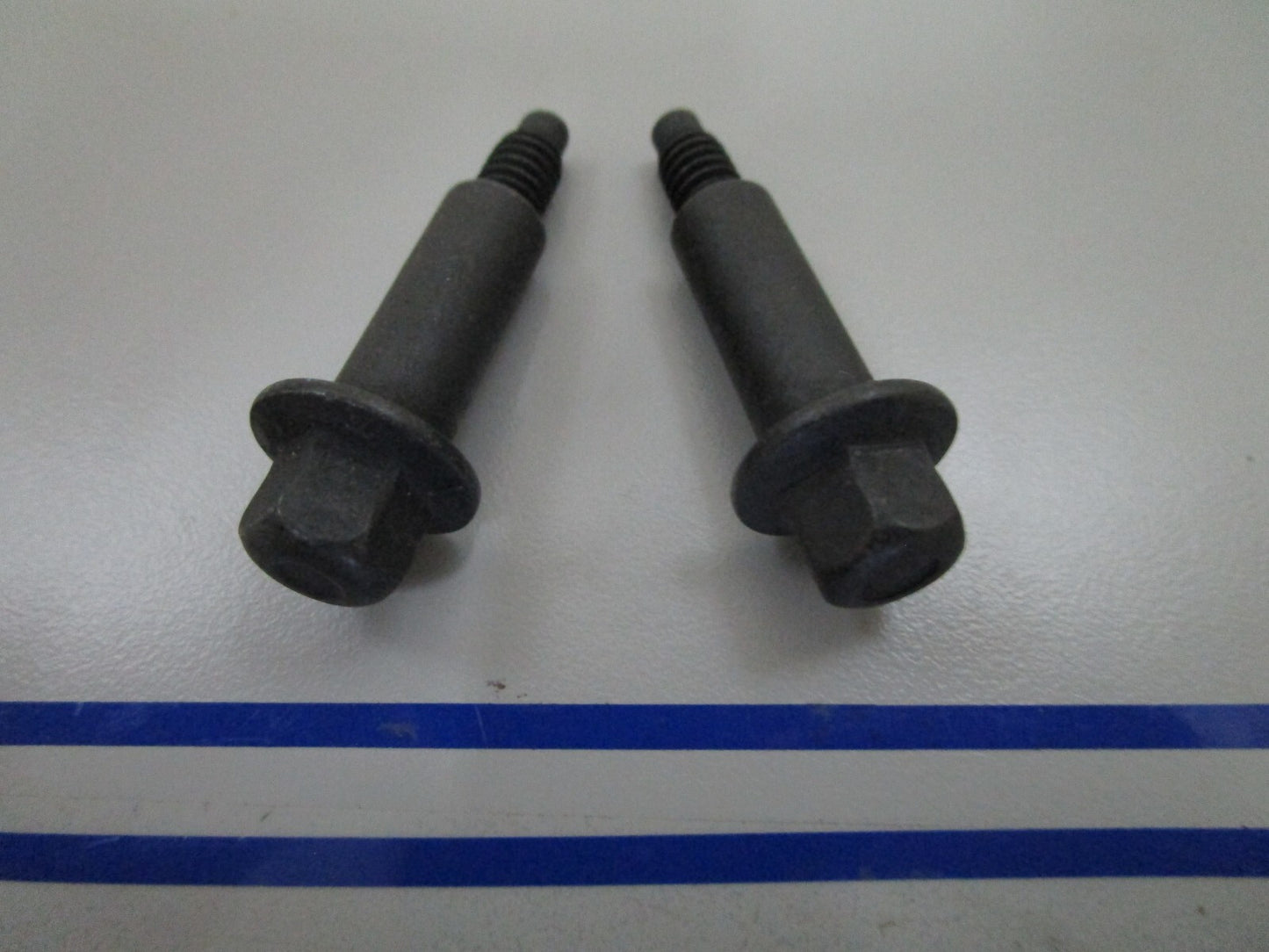 *NEW OEM* (LOT OF 2) 0810 Volvo Penta Screw 3855736