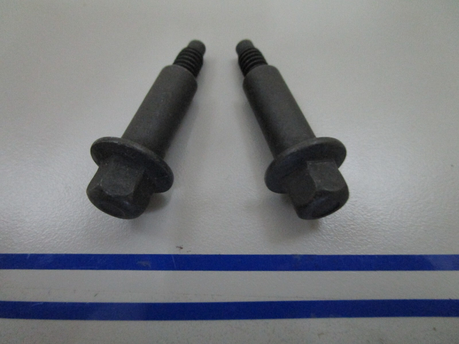 *NEW OEM* (LOT OF 2) 0810 Volvo Penta Screw 3855736