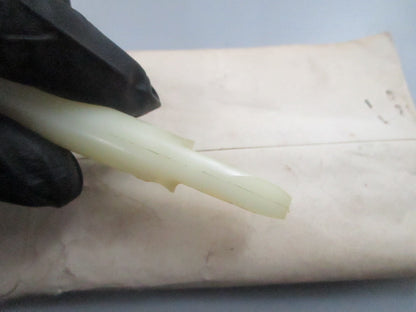 *NEW OEM* 0810 OMC Johnson Evinrude Cable Guide 909569 0909569