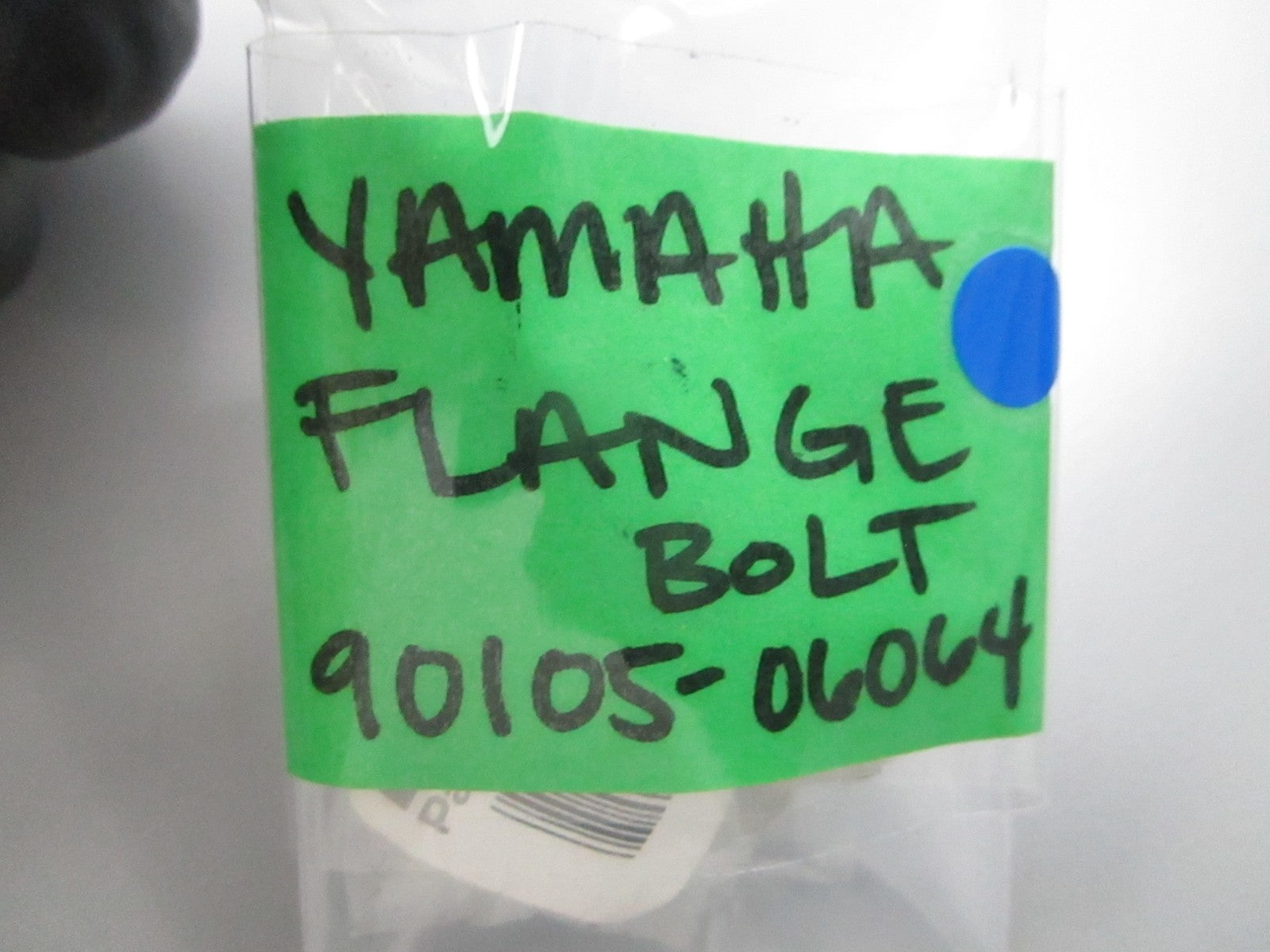 NEW OEM 90105-06064 Yamaha Flange Bolt 0810