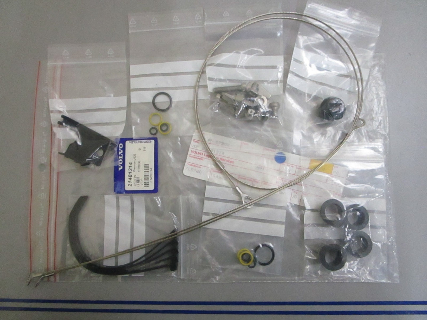 *NEW OEM* 0820 Volvo Penta Hardware Kit 21481314