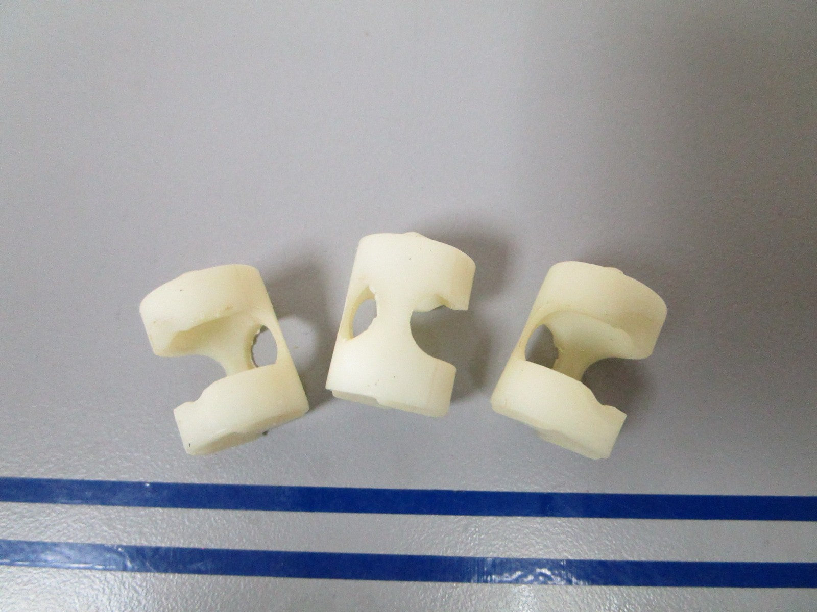NEW OEM (LOT OF 3) 309724 0309724 OMC Johnson Evinrude Anchor Block 0810