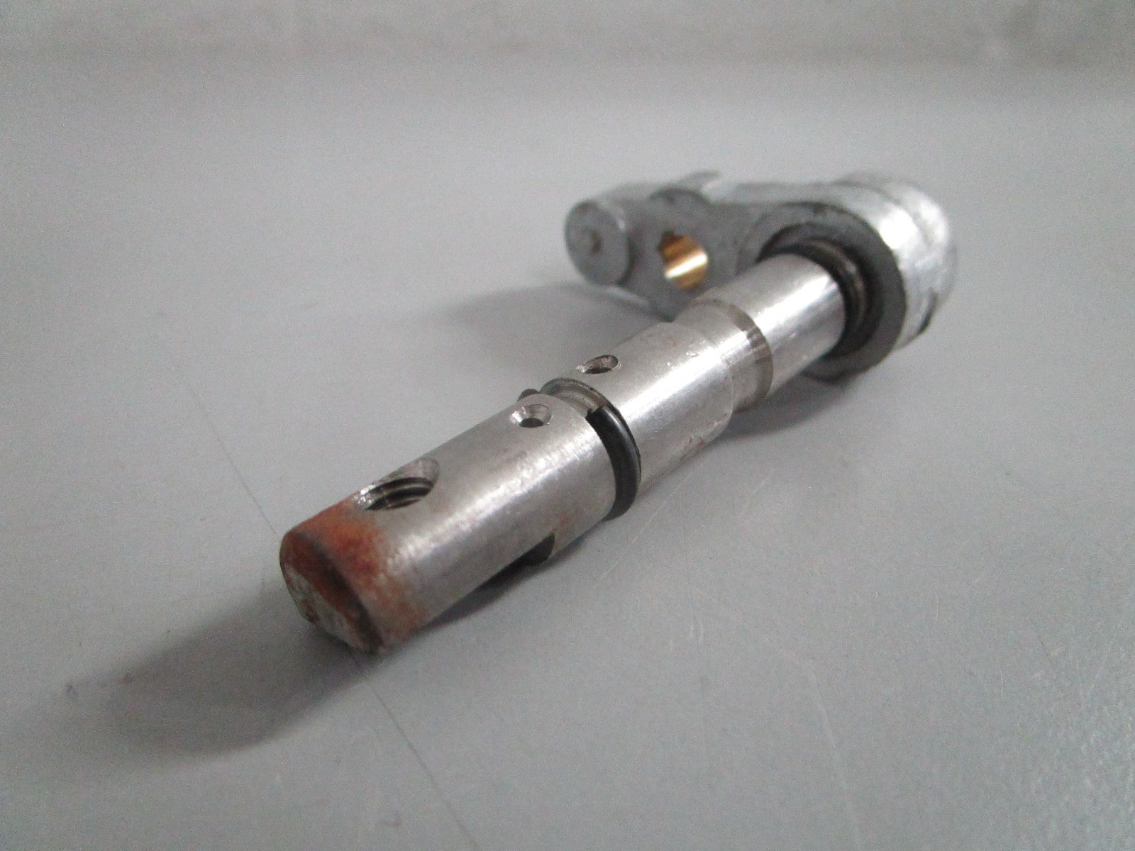 NEW OEM 379240 0379240 OMC Johnson Evinrude Shaft & Arm Assy 0820