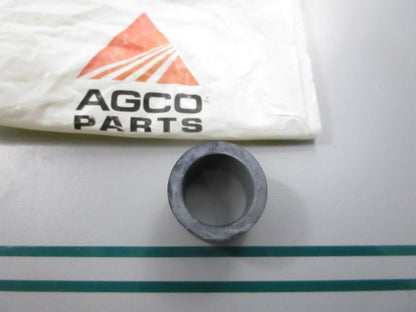 NEW OEM 70918980 AGCO Rubber Sleeve 0810