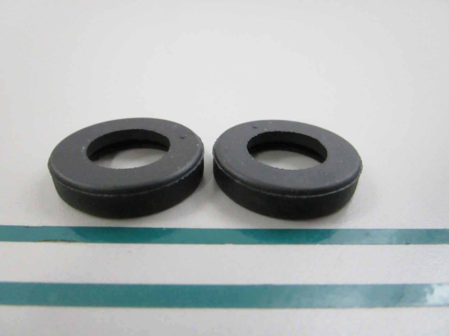 NEW OEM (LOT OF 2) HZY3-19272-000 Tohatsu Oil Seal 0810