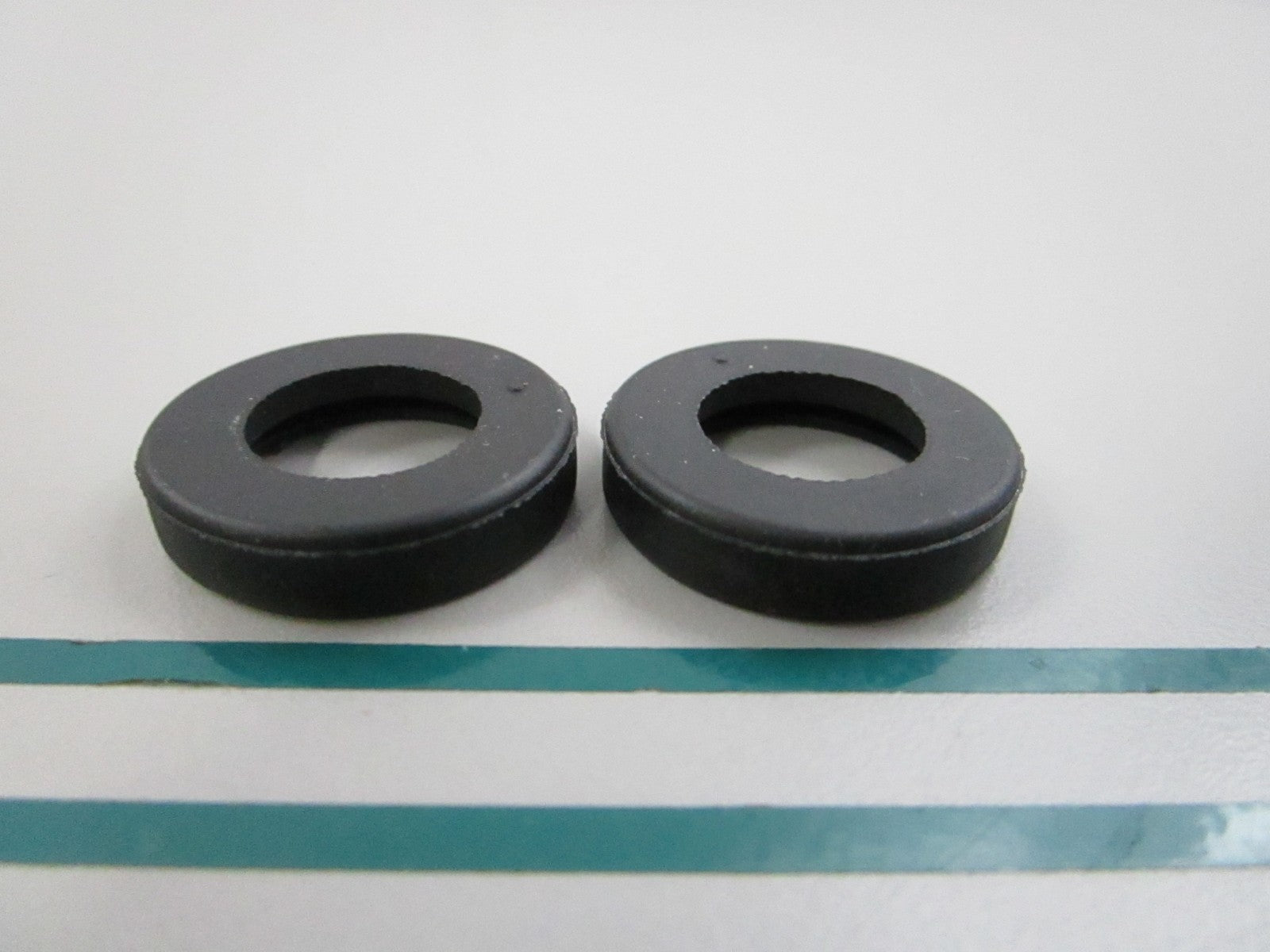 NEW OEM (LOT OF 2) HZY3-19272-000 Tohatsu Oil Seal 0810