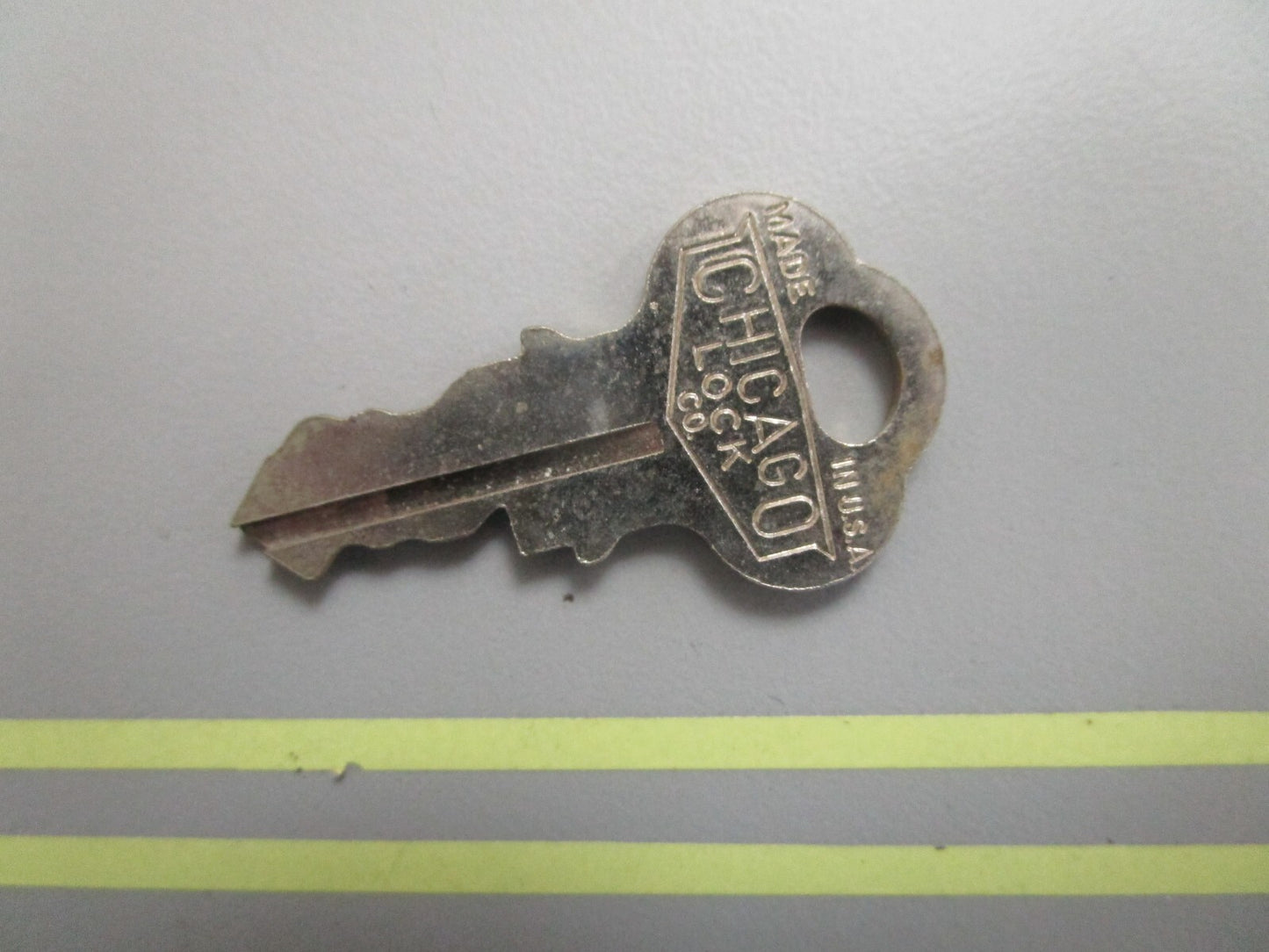 *NEW OEM* 0810 OMC Johnson Evinrude Ignition Key KF77 501592 0501592