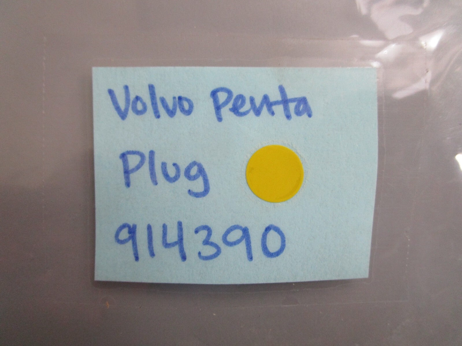 *NEW OEM* 0810 Volvo Penta Plug 914390