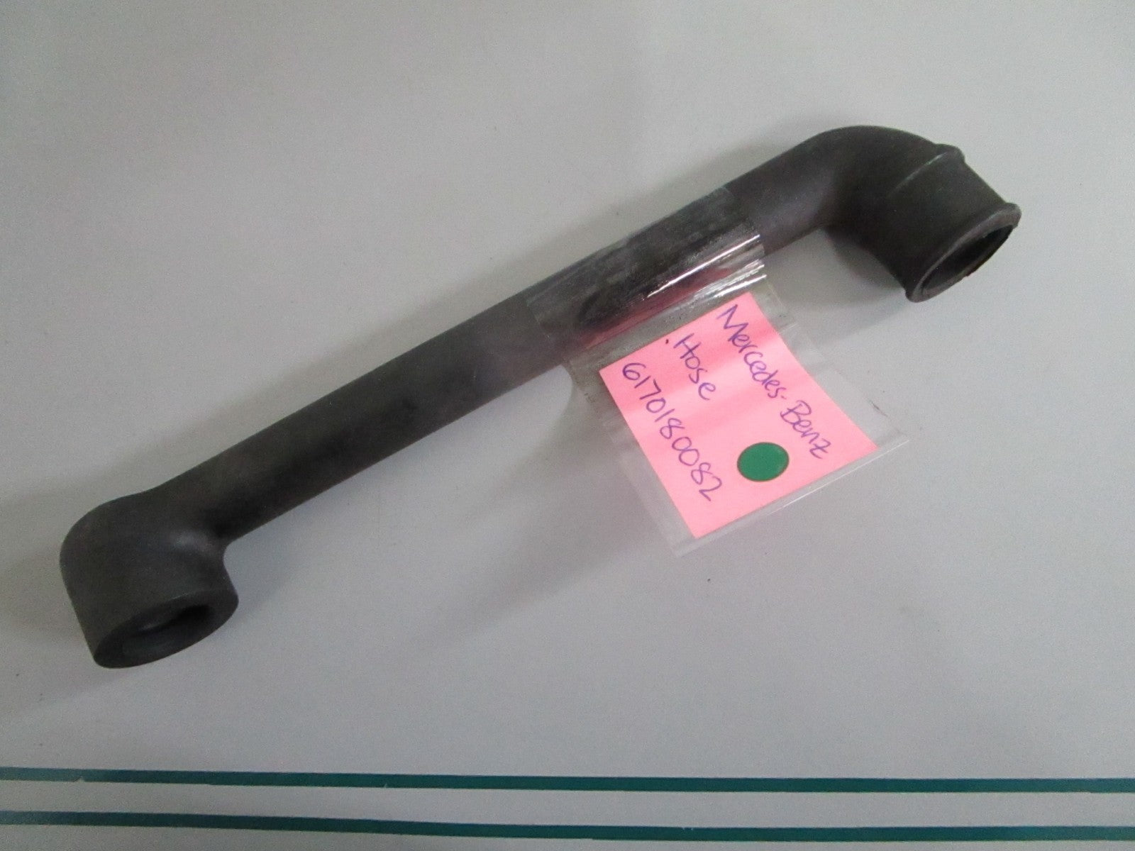 NEW OEM 6170180082 Mercedes-Benz Hose 0820