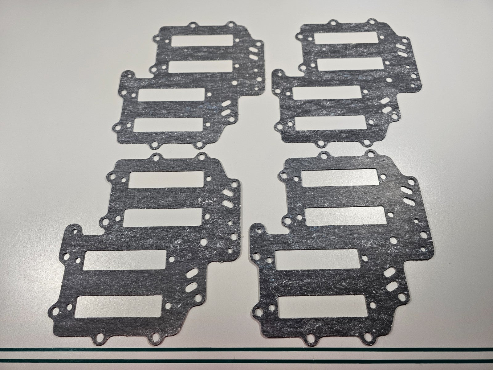 NEW OEM (LOT OF 4) 307131 0307131 OMC Johnson Evinrude Gasket 0810