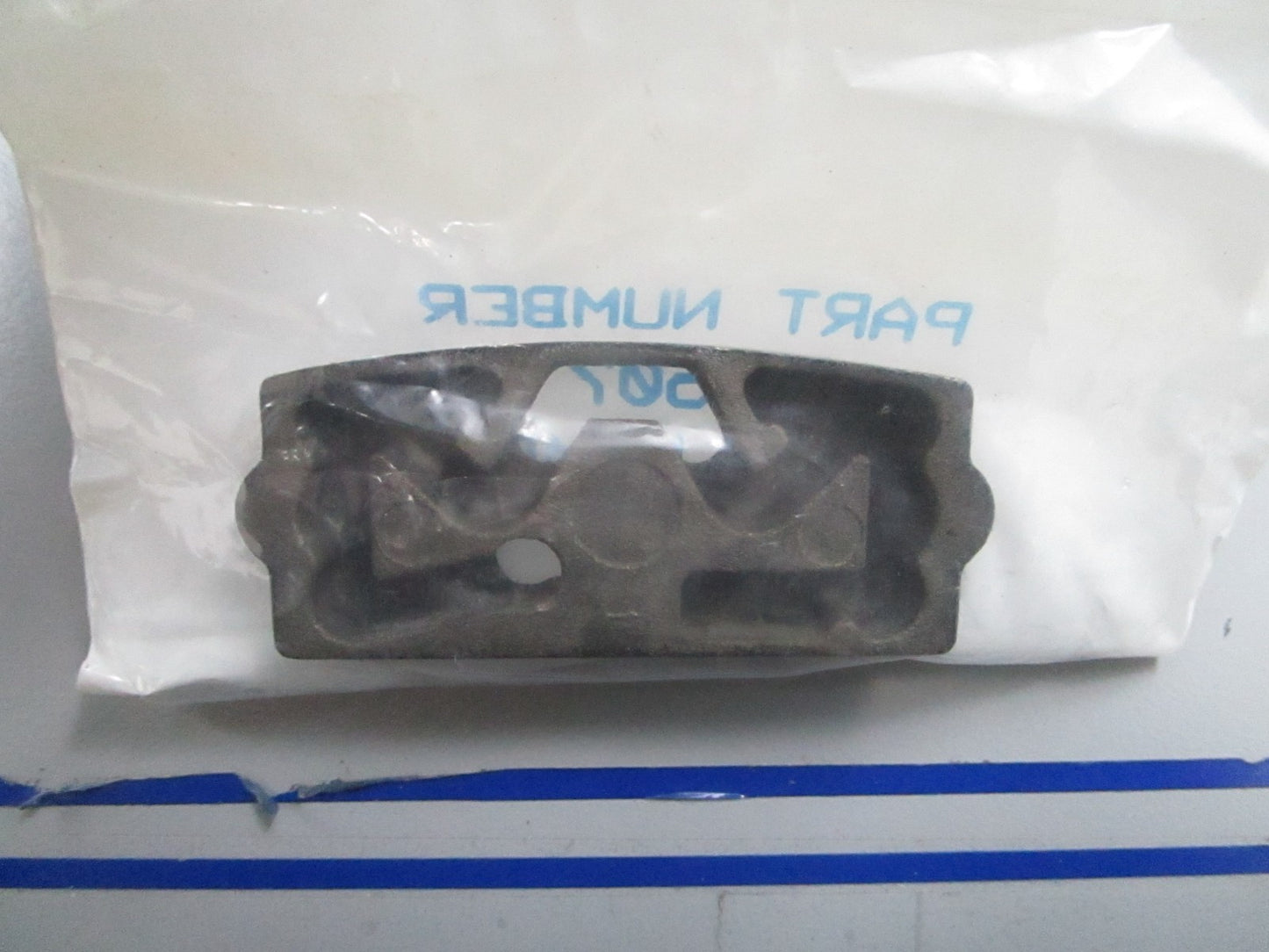 *NEW OEM* 0810 OMC Johnson Evinrude Anchor 338507 0338507