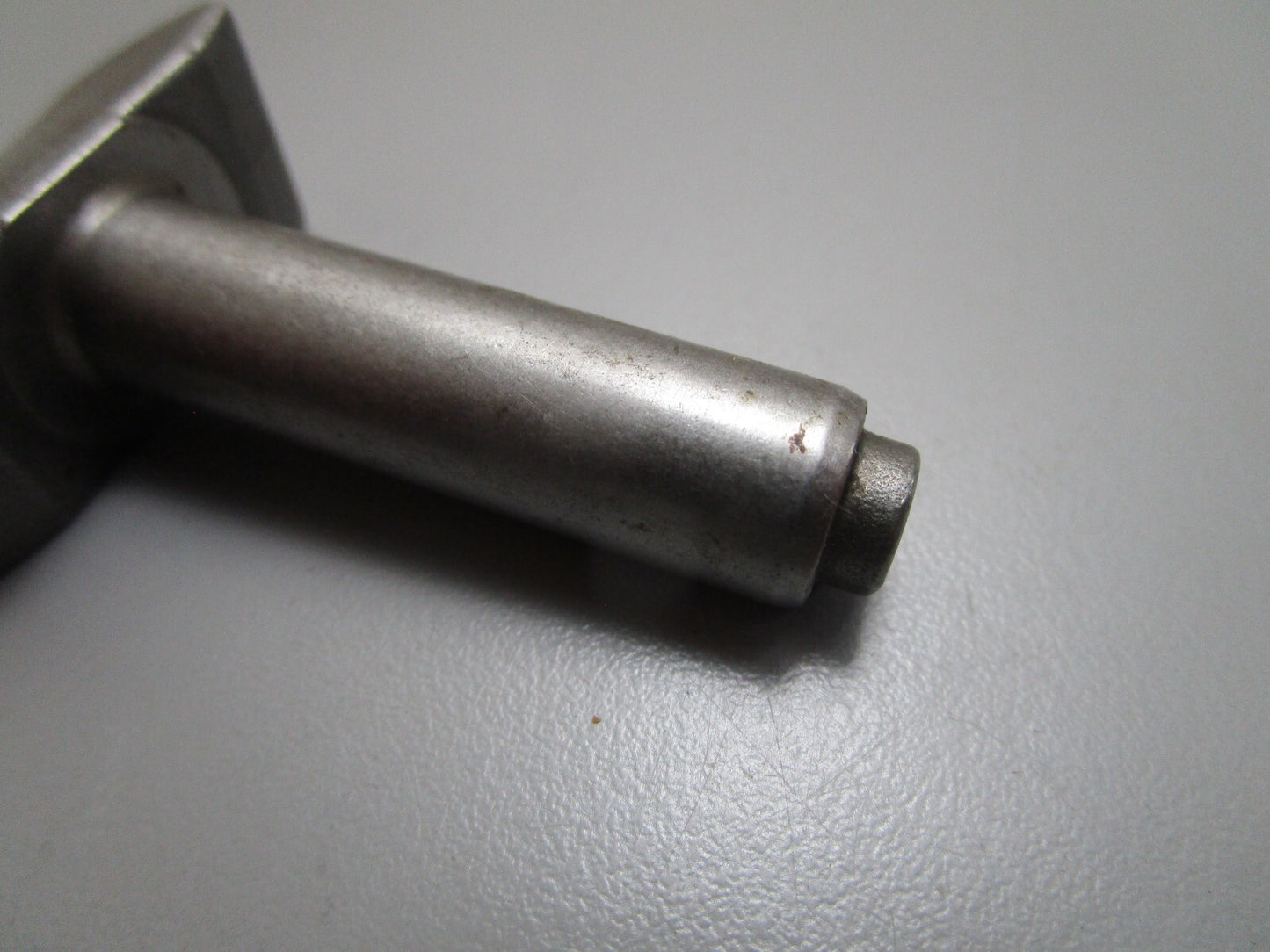 *NEW OEM* 0820 Volvo Penta Dog 3862387