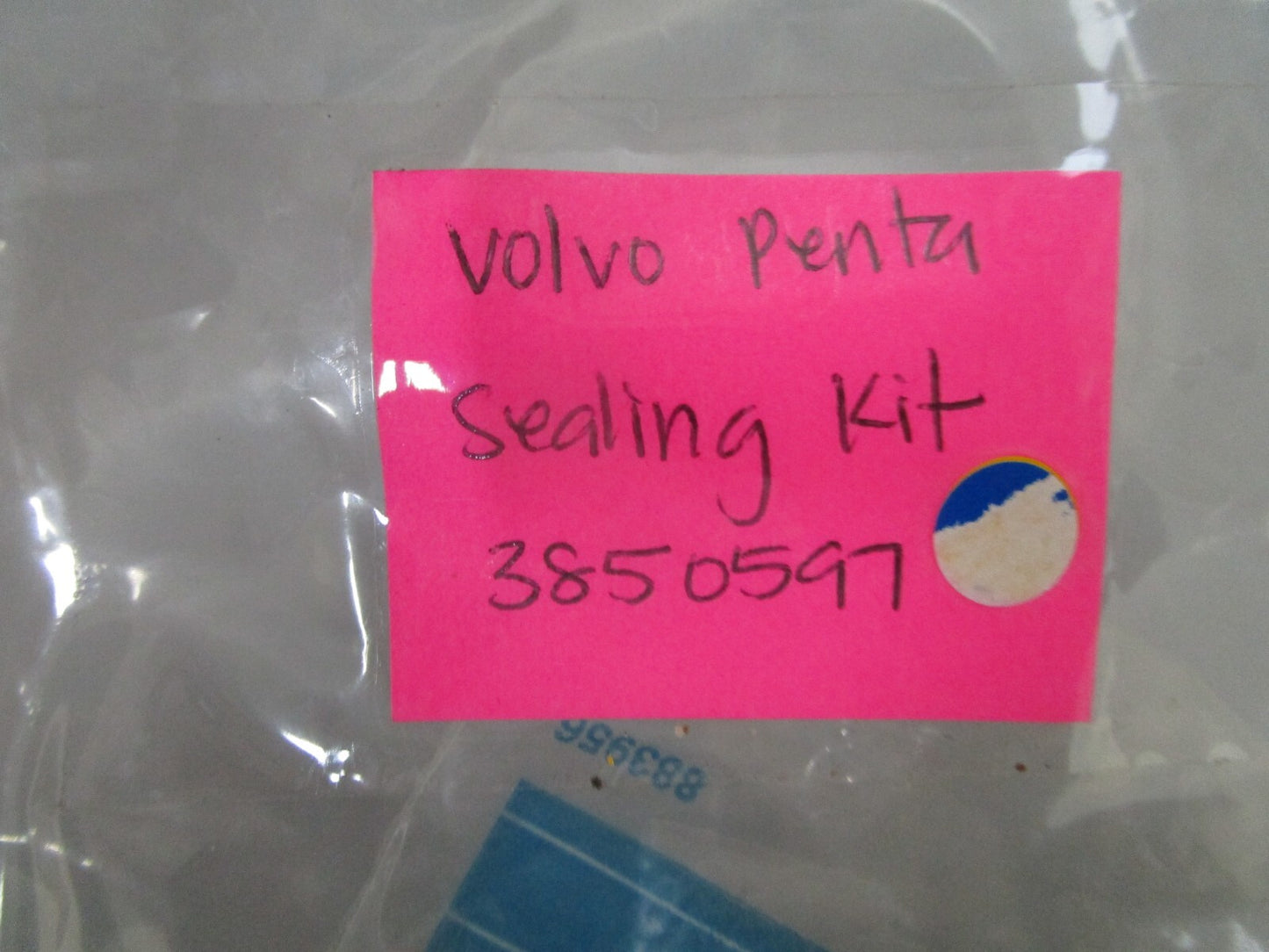 *NEW OEM* 0810 Volvo Penta Sealing Kit 3850597