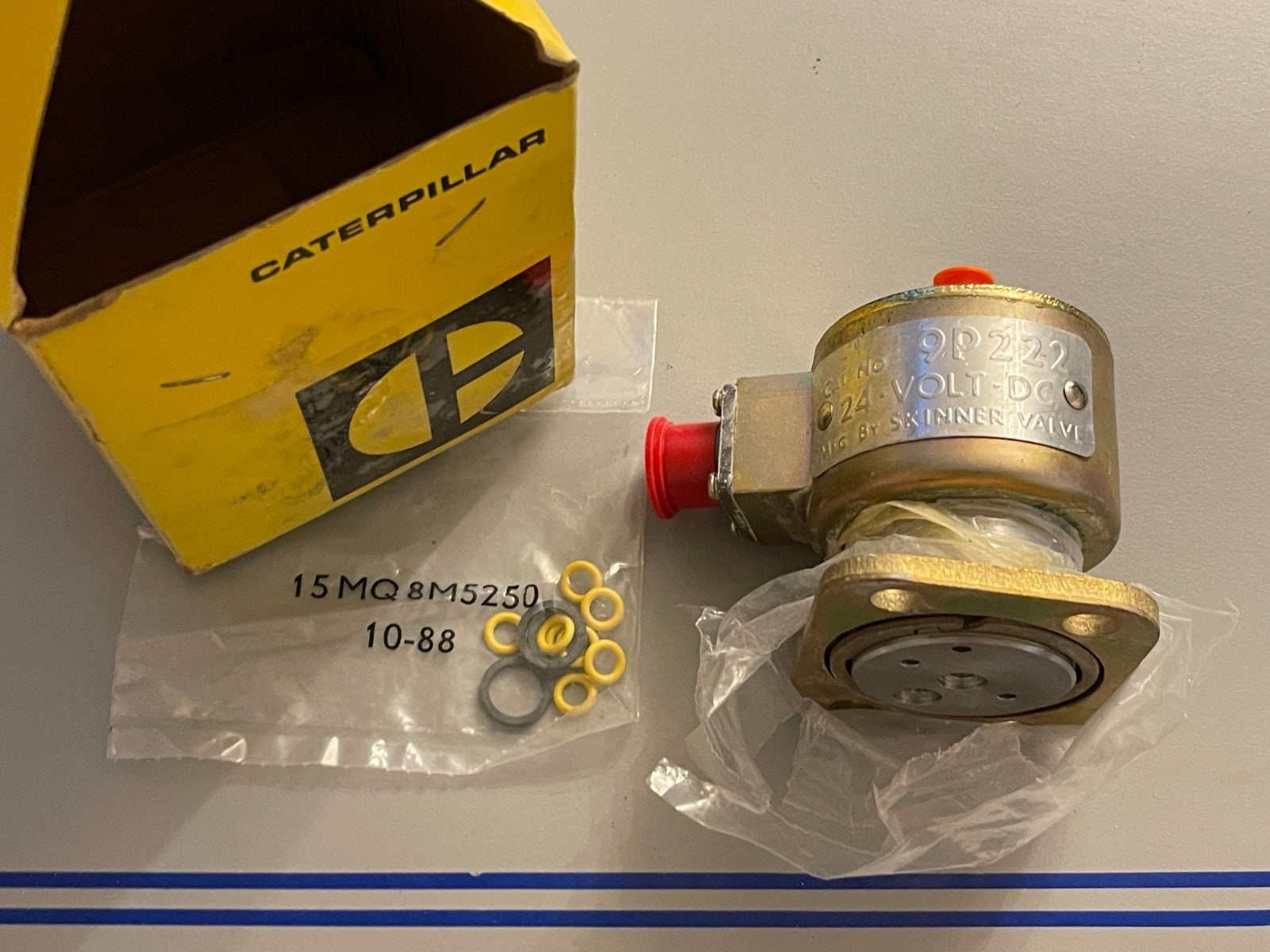 NEW OEM 9P-0222 CAT Caterpillar Solenoid Valve 0720