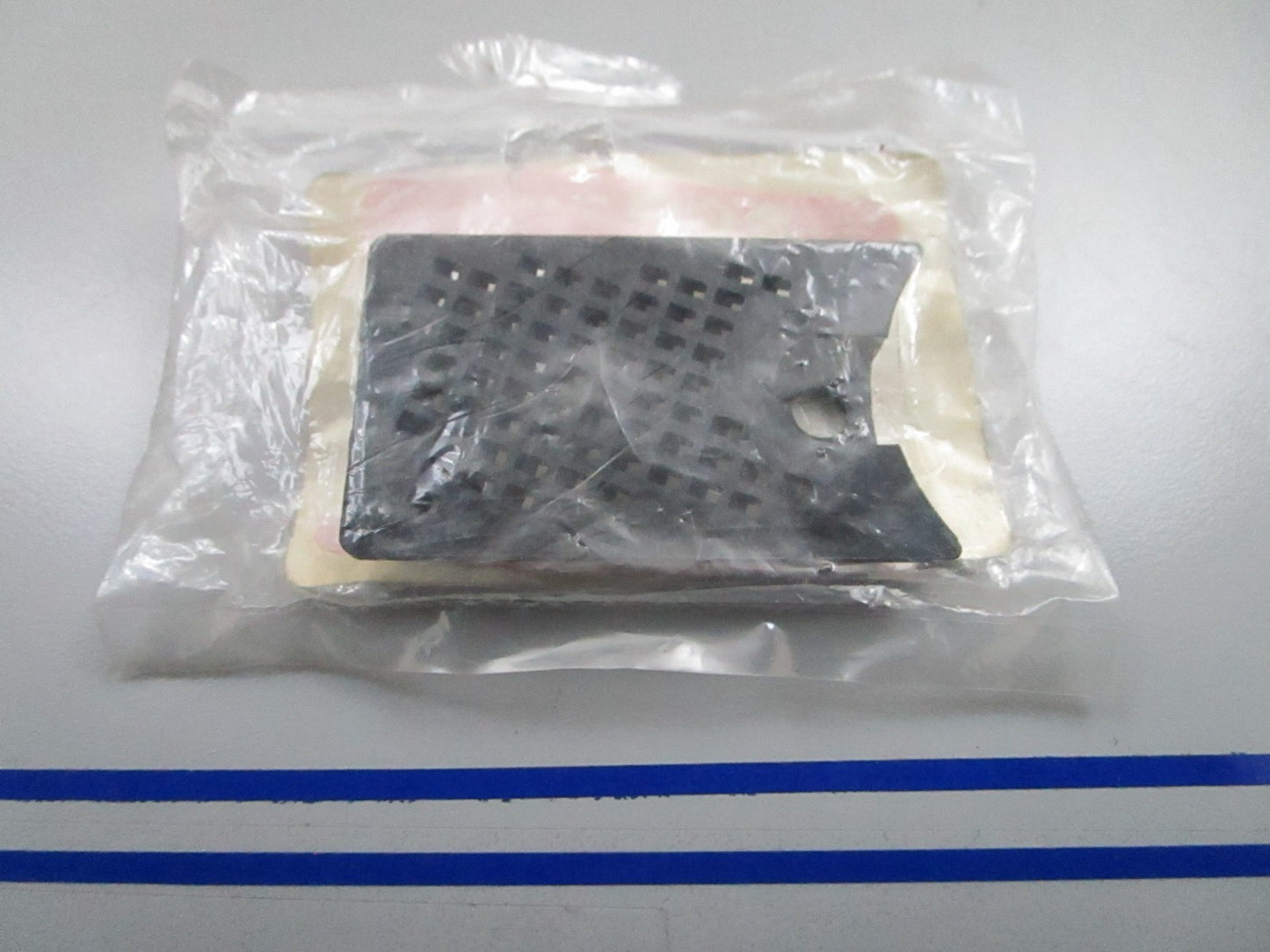 *NEW OEM* 0810 OMC Johnson Evinrude Water Filter 5033121