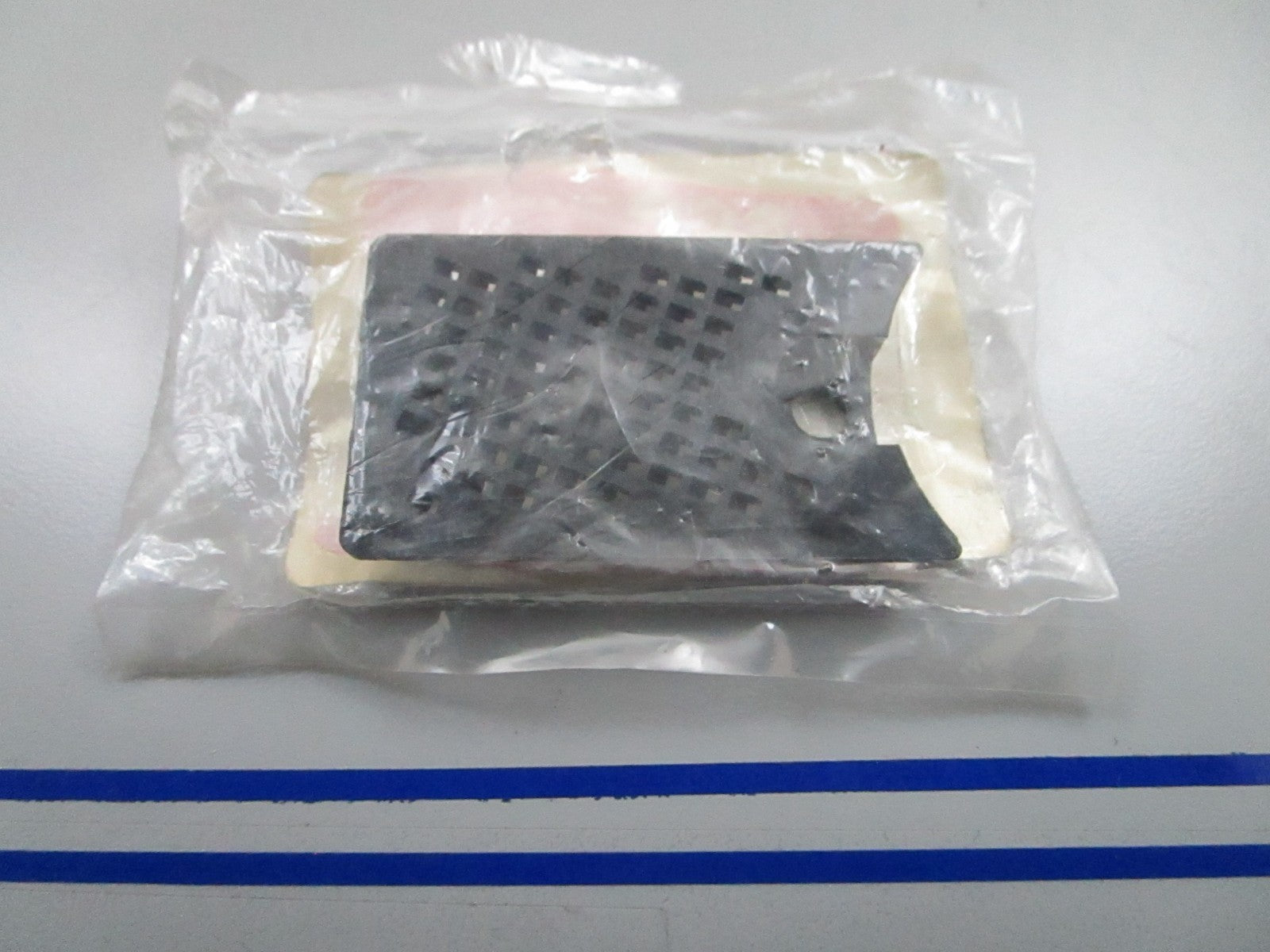 *NEW OEM* 0810 OMC Johnson Evinrude Water Filter 5033121