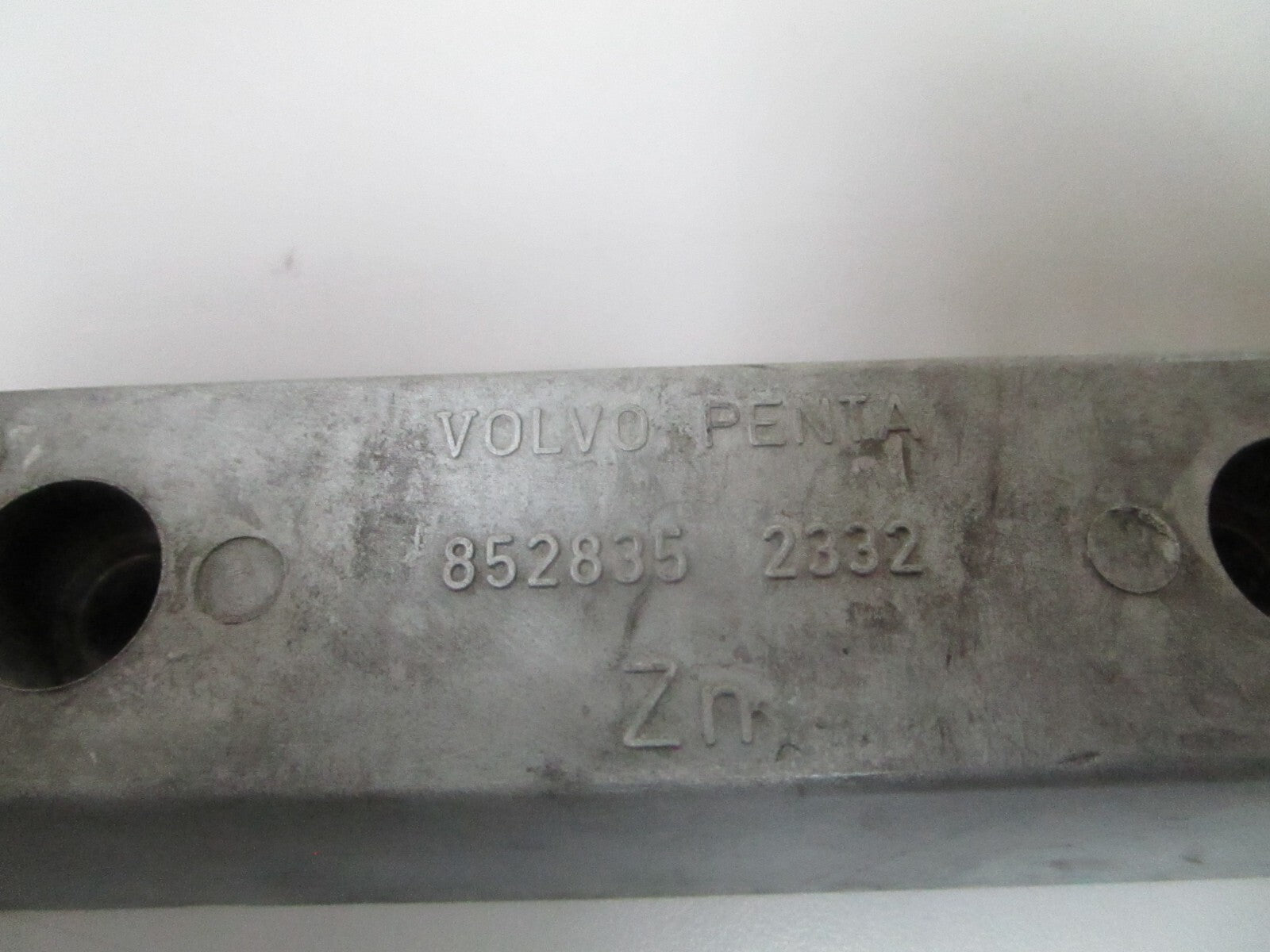 *NEW OEM* 0810 Volvo Penta Zinc Anode 852835
