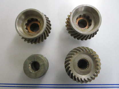 *NEW OEM* 0820 Volvo Penta Upper Drive Gear Set 839027
