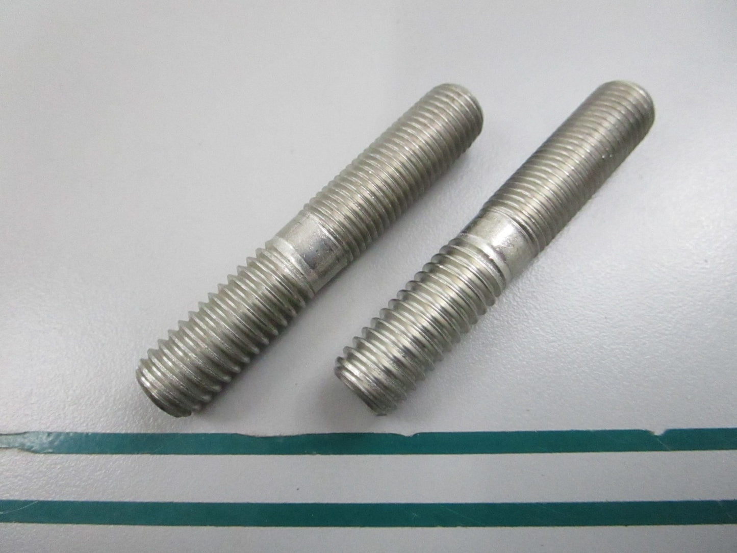 NEW OEM (LOT OF 2) 911798 0911798 OMC Johnson Evinrude Stud 0810