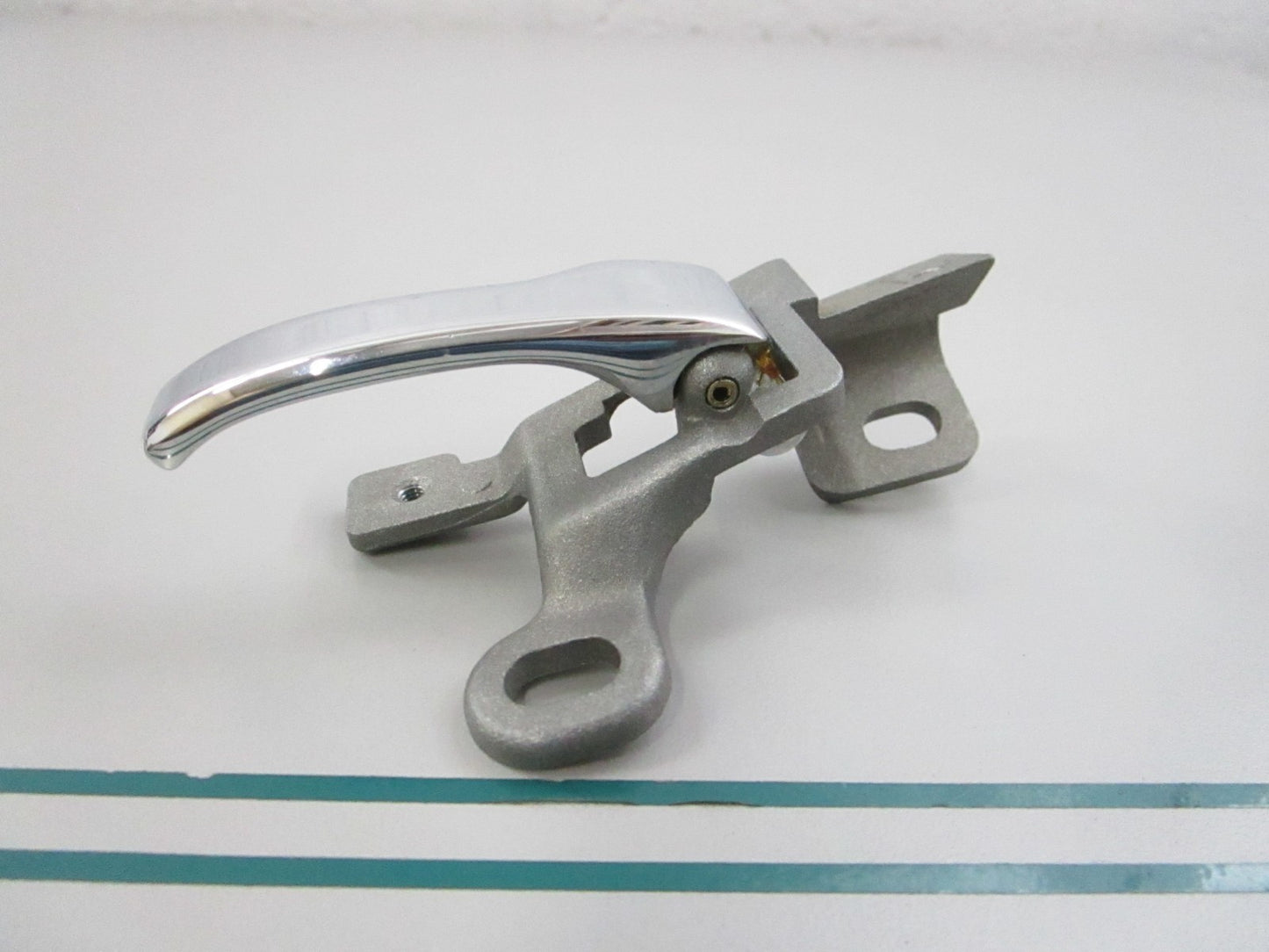 NEW OEM 1237600261 Mercedes-Benz Right Door Handle 0810