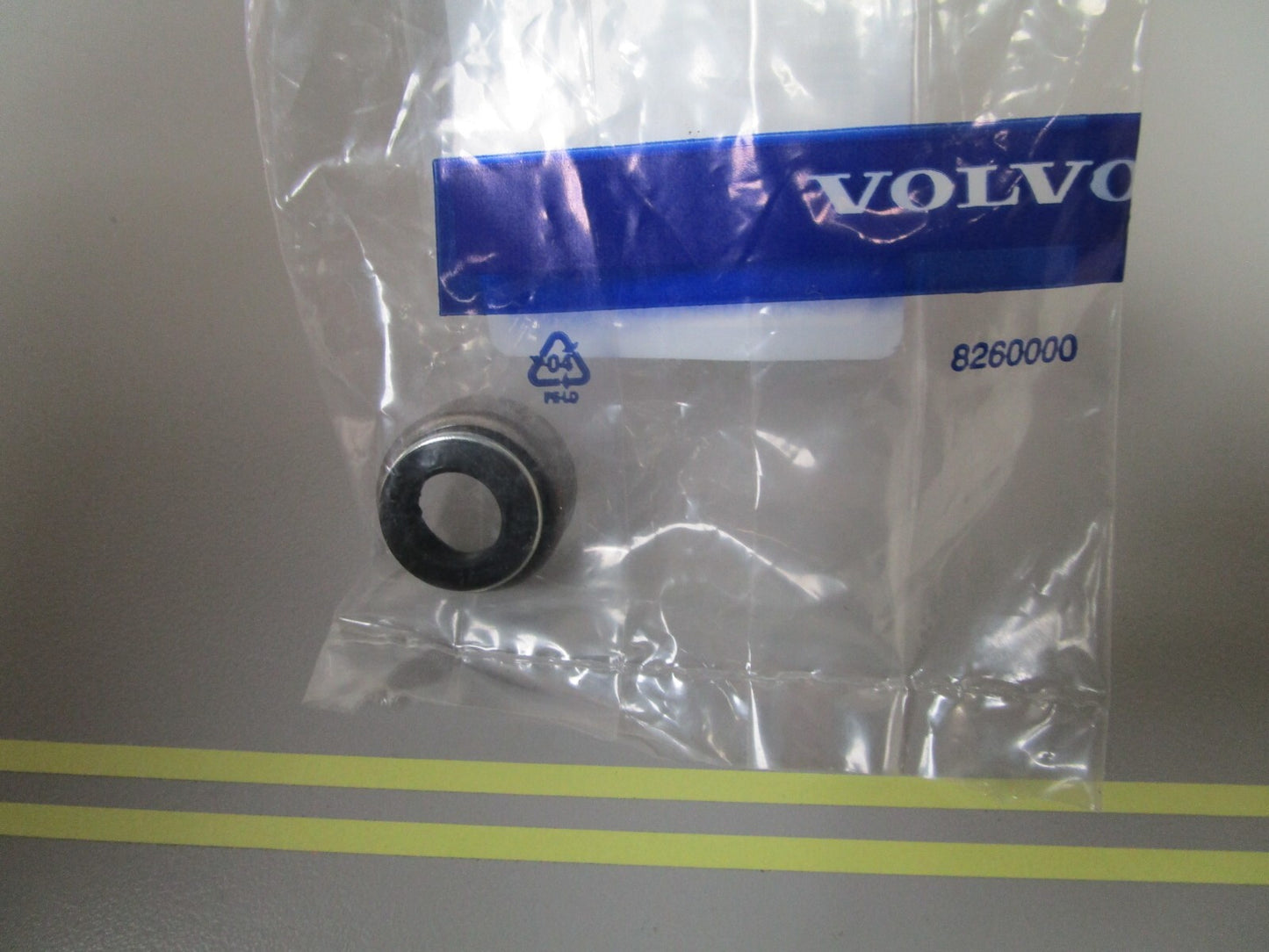 *NEW OEM* 0720 Volvo Penta Valve Stem Seal 3861317