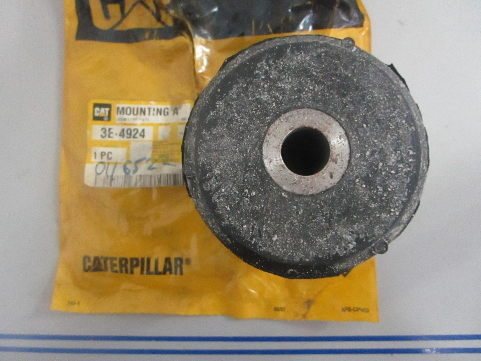 *NEW OEM* 0820 CAT Mounting Assy 3E-4924