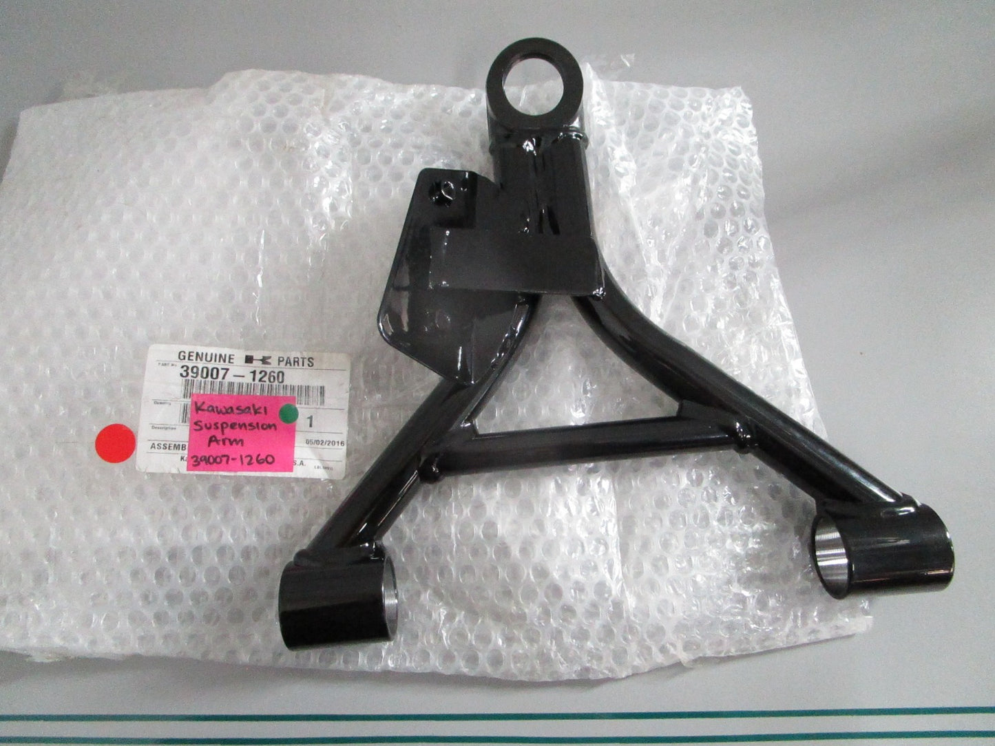 NEW OEM 39007-1260 Kawasaki Suspension Arm 0820
