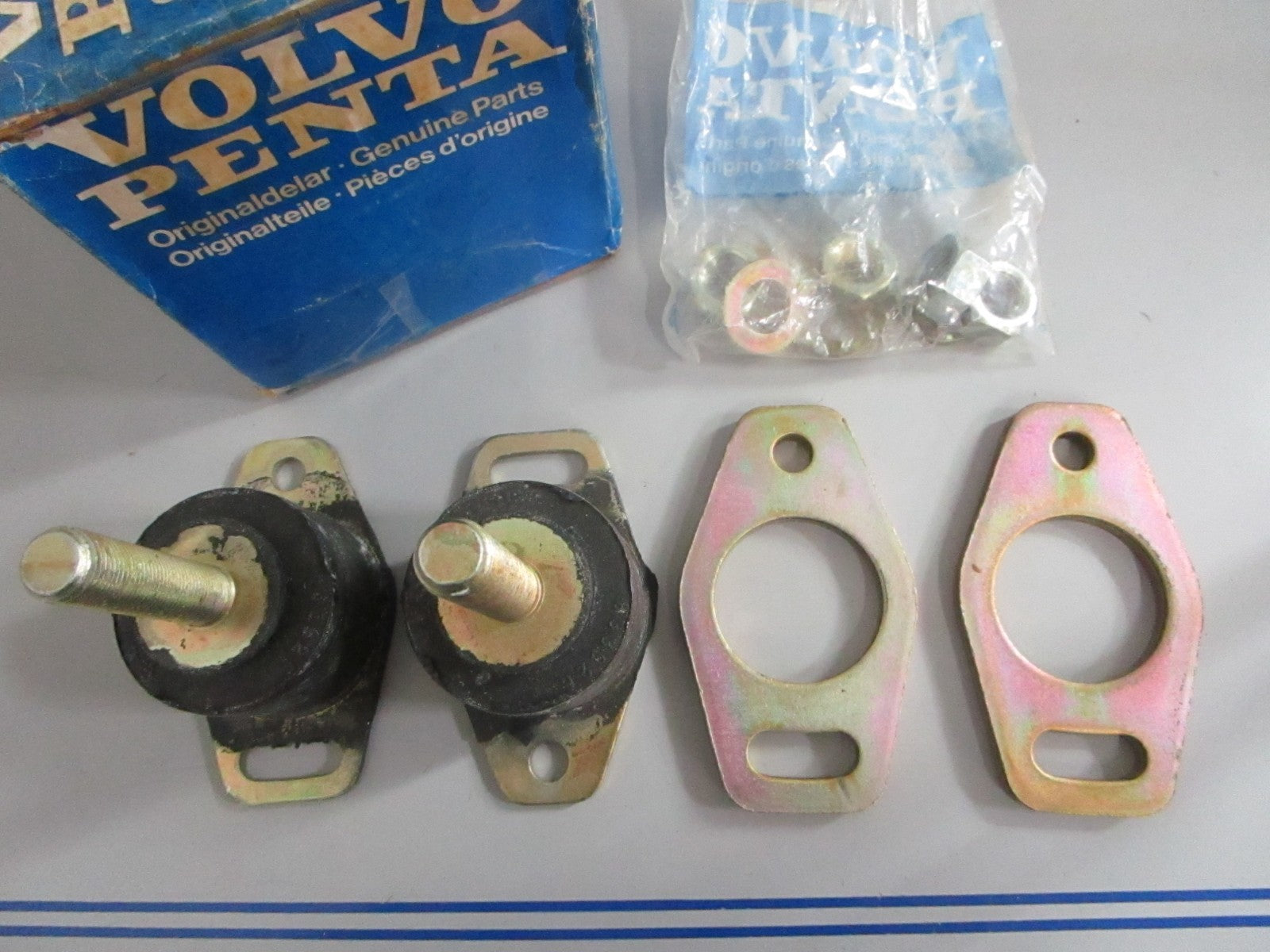 *NEW OEM* 0820 Volvo Penta Rubber Suspension 834353