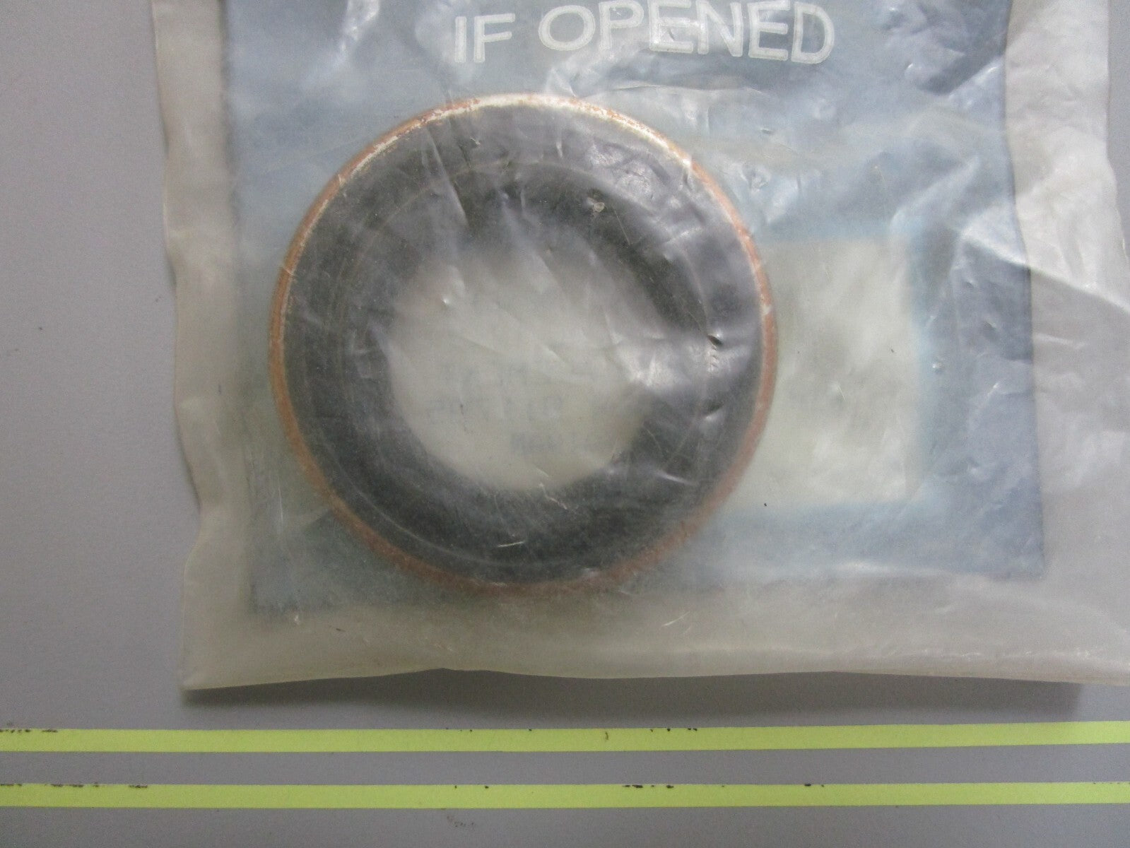 *NEW OEM* 0810 Mercury Quicksilver Oil Seal 911795