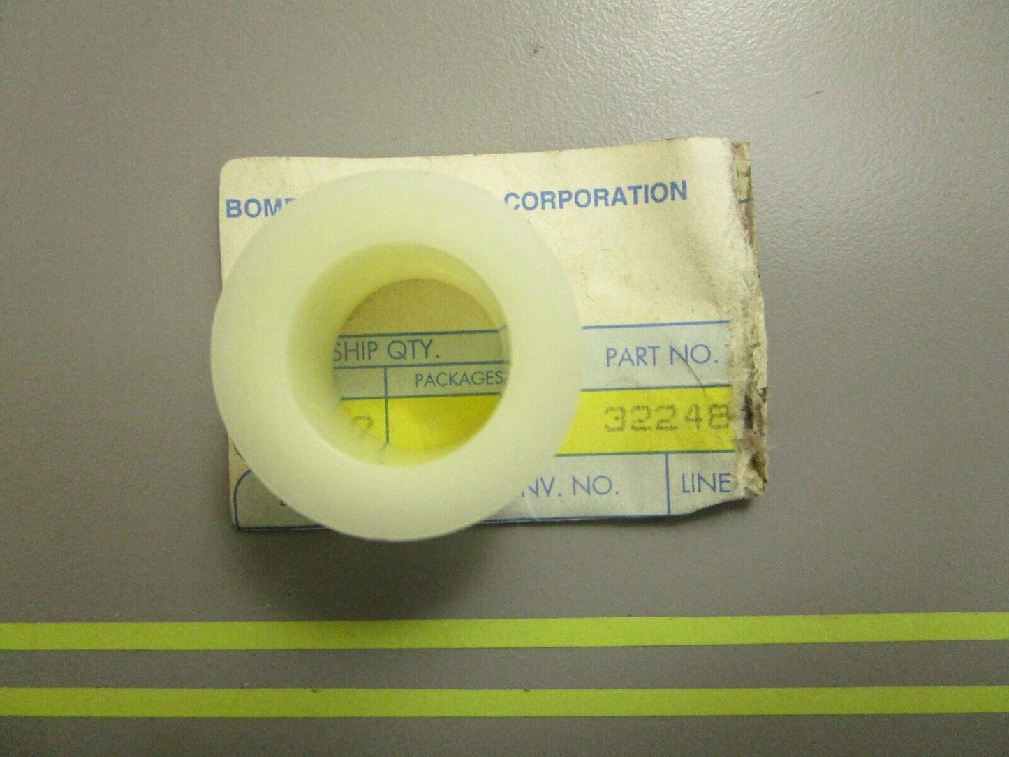 *NEW OEM* 0810 OMC Johnson Evinrude Bushing 322481 0322481