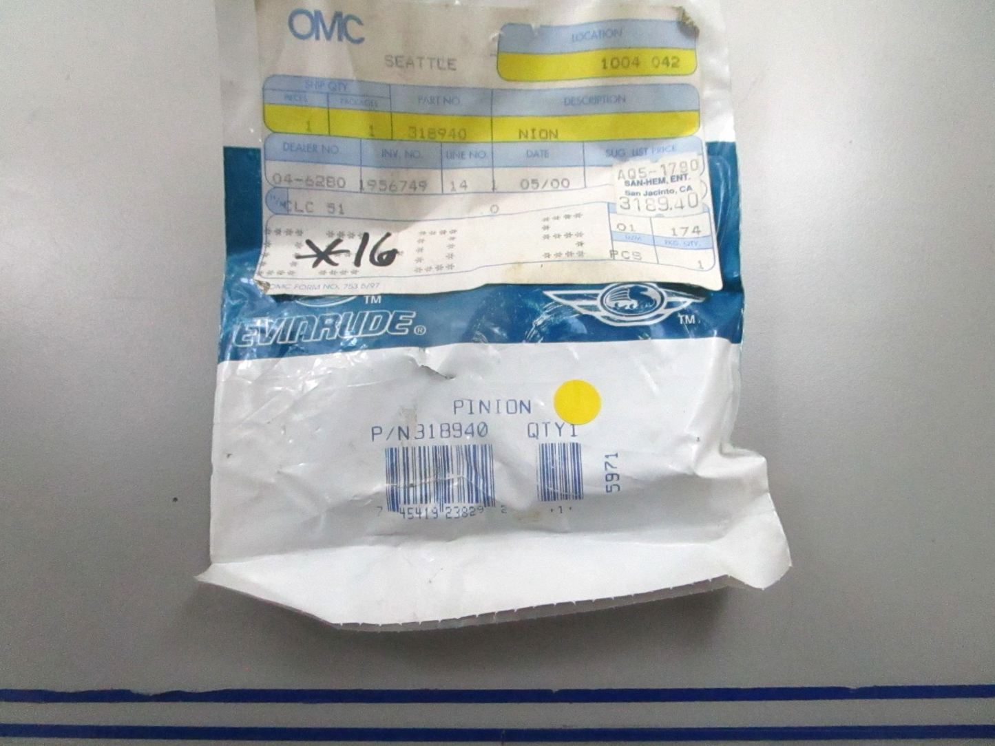 *NEW OEM* 0810 OMC Johnson Evinrude Pinion 318940 0318940