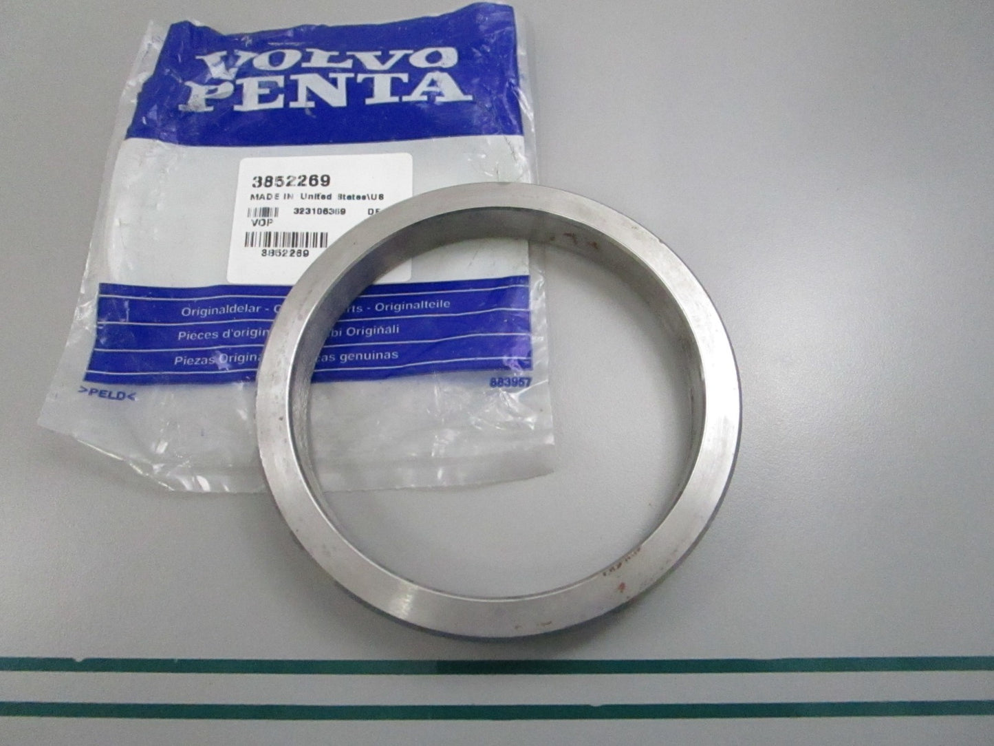 NEW OEM 3852269 Volvo Penta Bearing Ring 0810