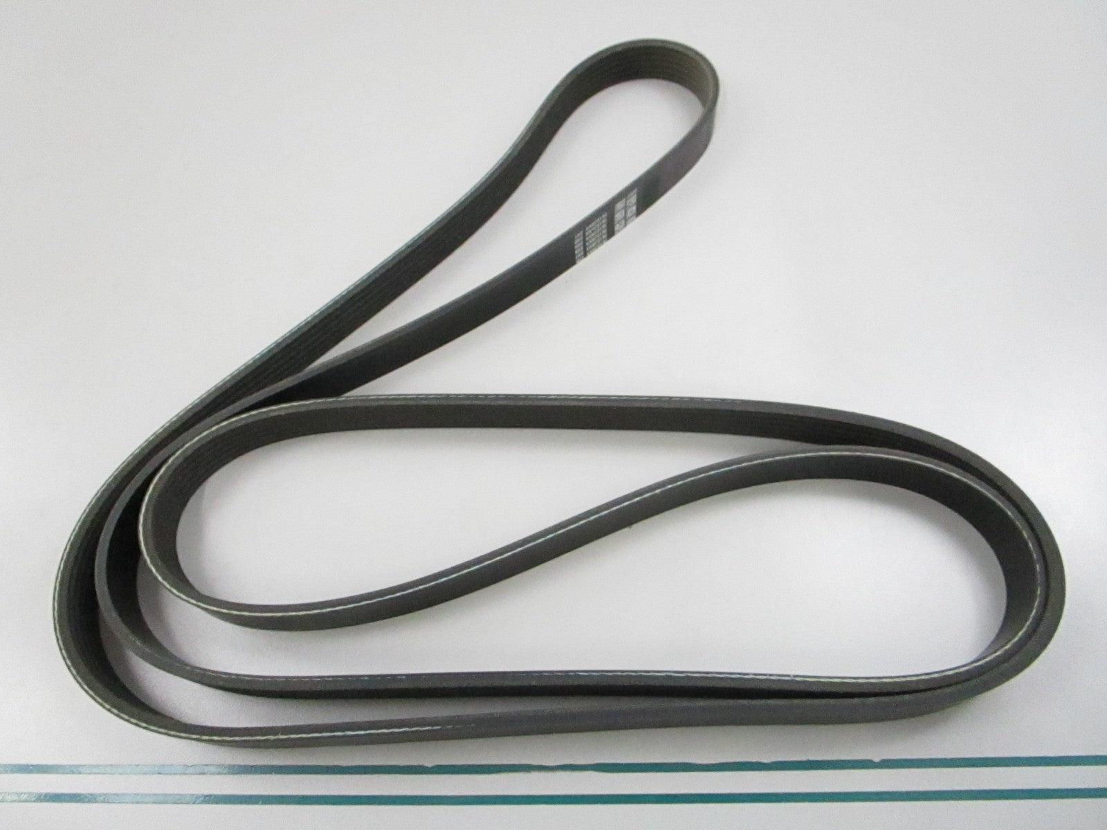 Gates K060876 Micro-V Serpentine Belt 6-Rib 87.57in NEW 0810