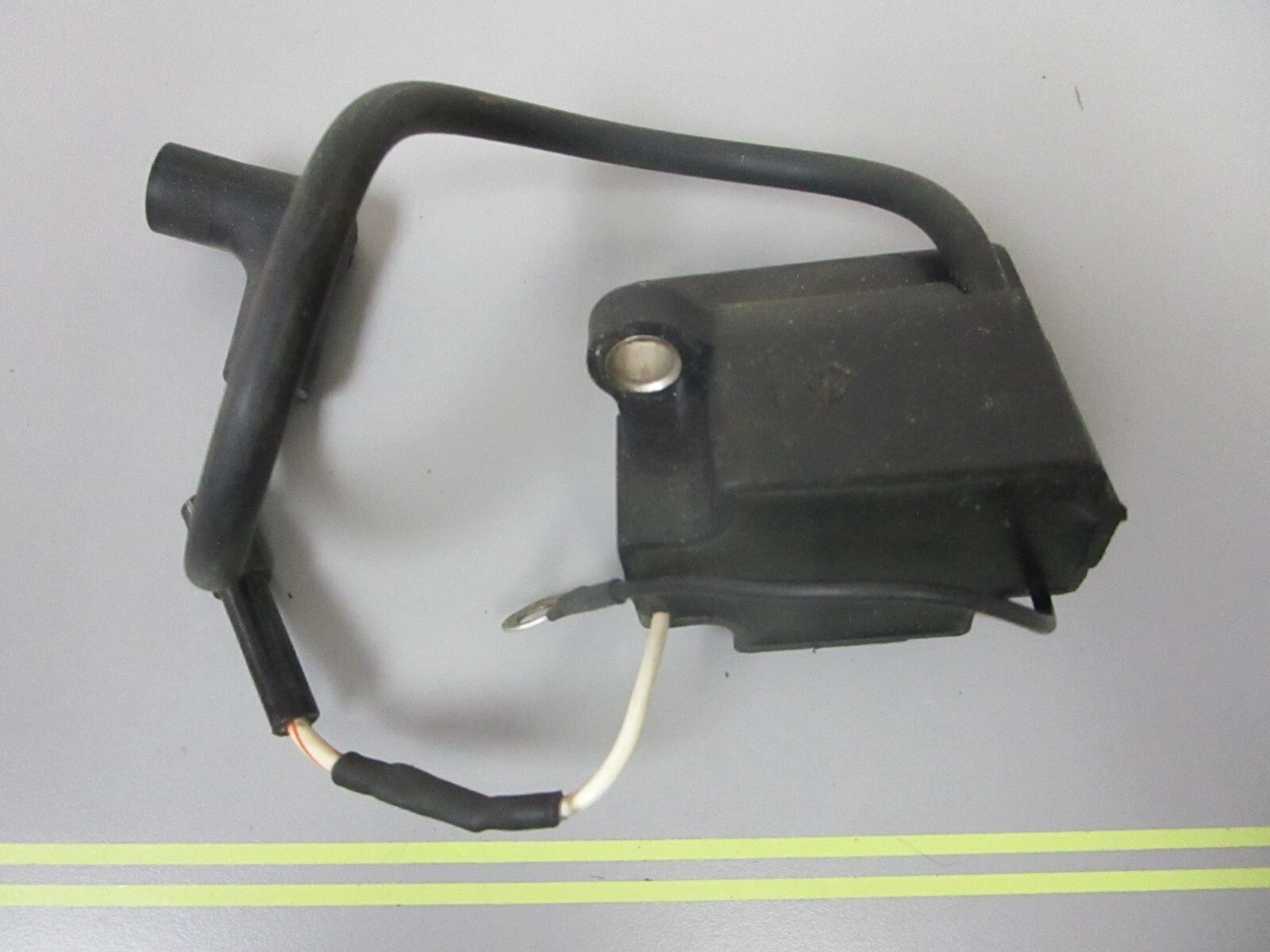 *NEW OEM* 0720 Mercury Force Chrysler Quicksilver Ignition Coil F615475