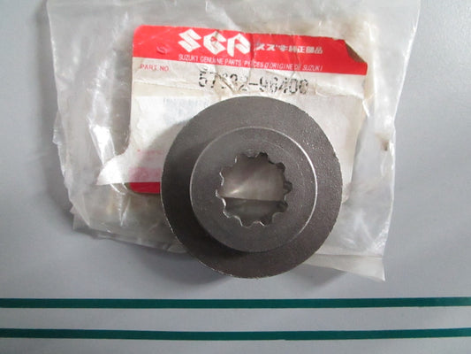 NEW OEM 57632-95305 Suzuki Propeller Bush Stopper 0820