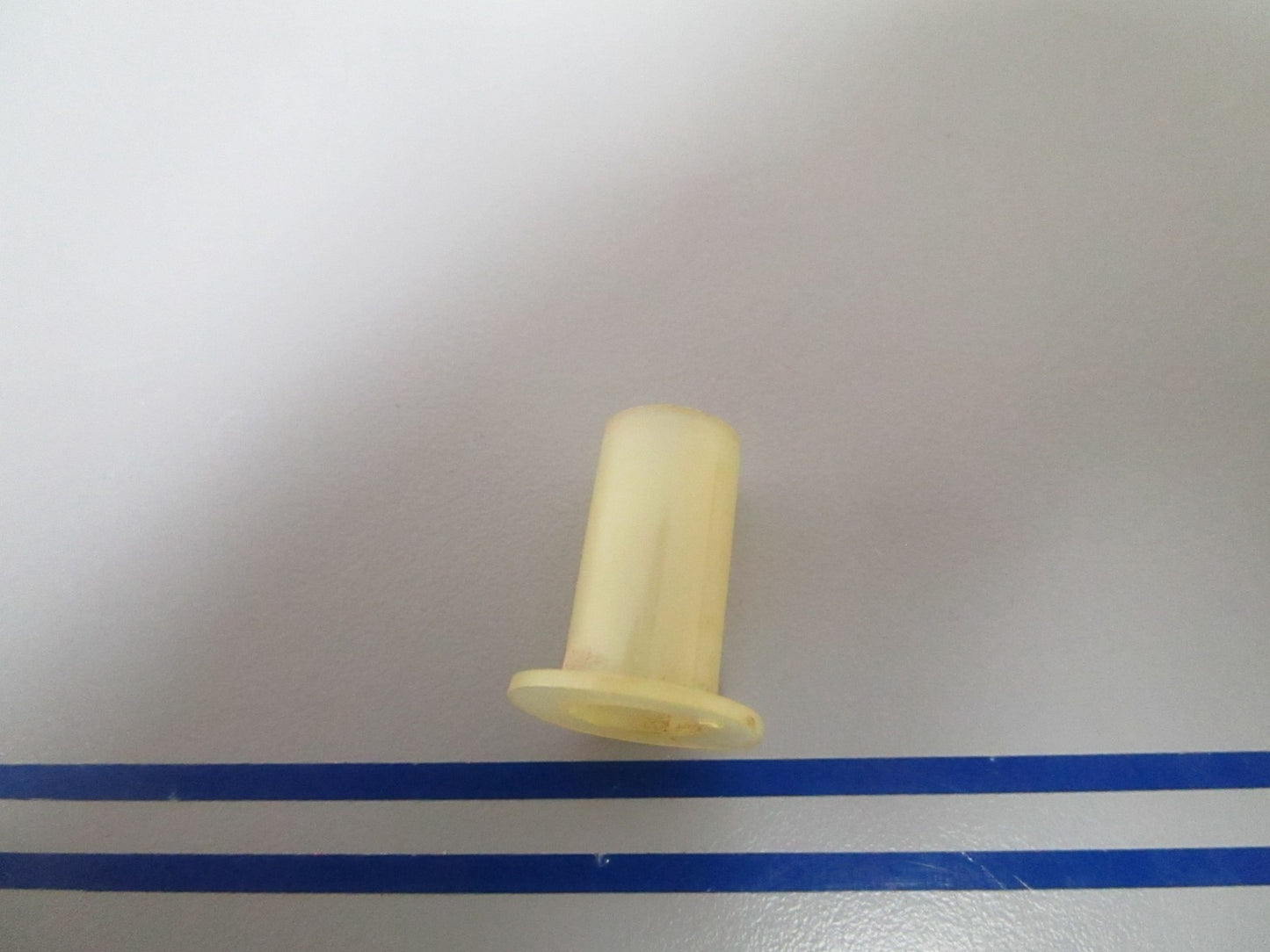 NEW OEM 308370 0308370 OMC Johnson Evinrude Bushing 0810