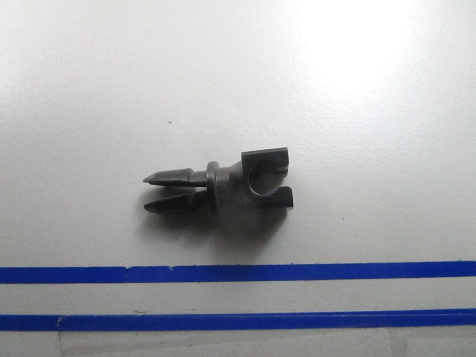 *NEW OEM* 0810 OMC Johnson Evinrude Retainer 341304 0341304