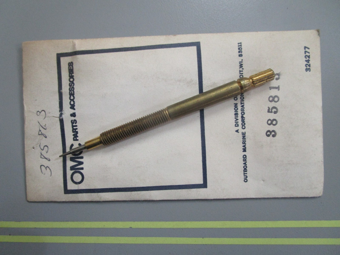 *NEW OEM* 0820 OMC Johnson Evinrude Needle Valve 385813 0385813