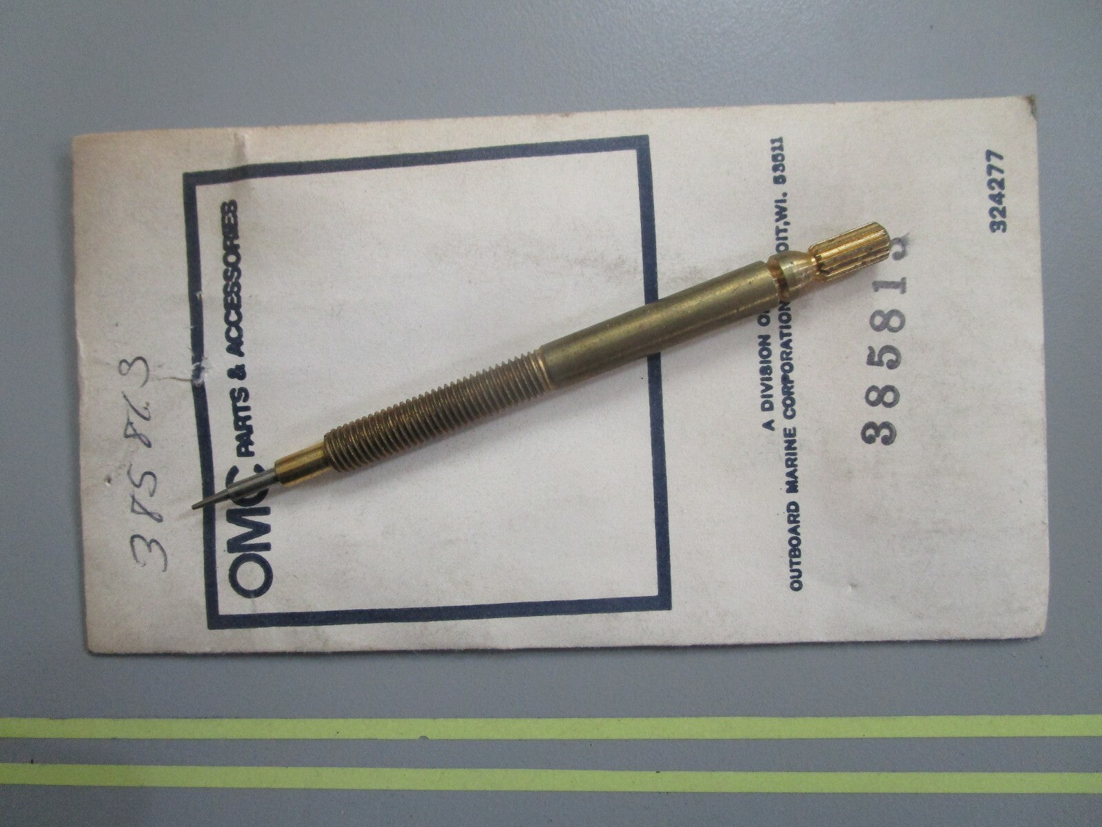 *NEW OEM* 0820 OMC Johnson Evinrude Needle Valve 385813 0385813