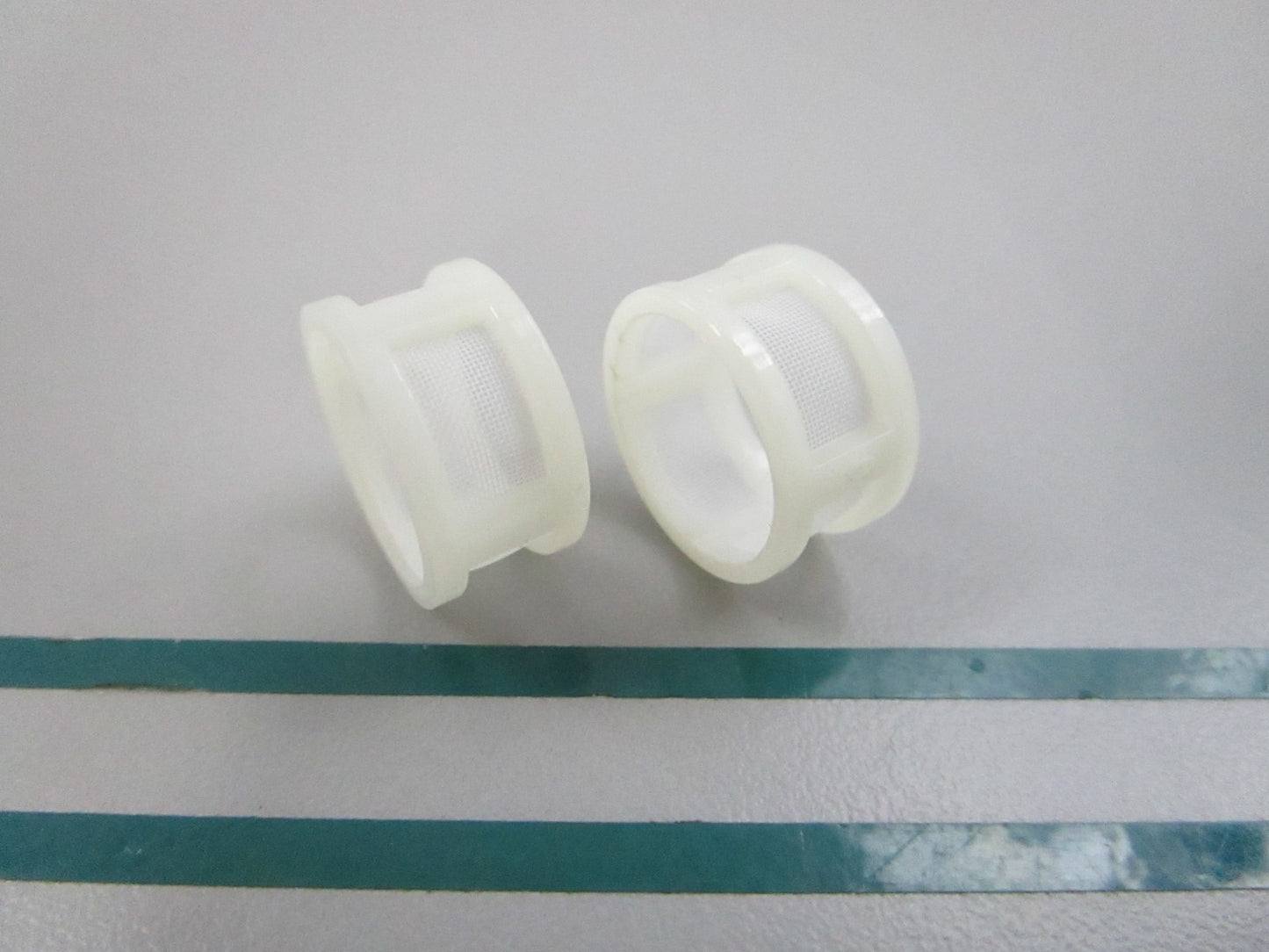 NEW OEM (LOT OF 2) 332365 0332365 OMC Johnson Evinrude Filter 0810