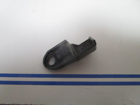 *NEW OEM* 0810 OMC Johnson Evinrude Retainer 909037 0909037