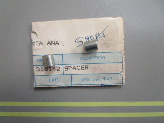 *NEW OEM* (LOT OF 2) 0810 OMC Johnson Evinrude Spacer 316142 0316142