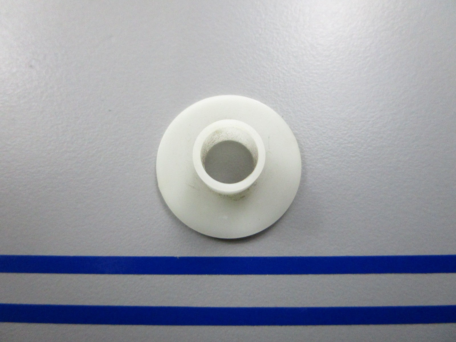*NEW OEM* 0810 OMC Johnson Evinrude Bushing 335426 0335426