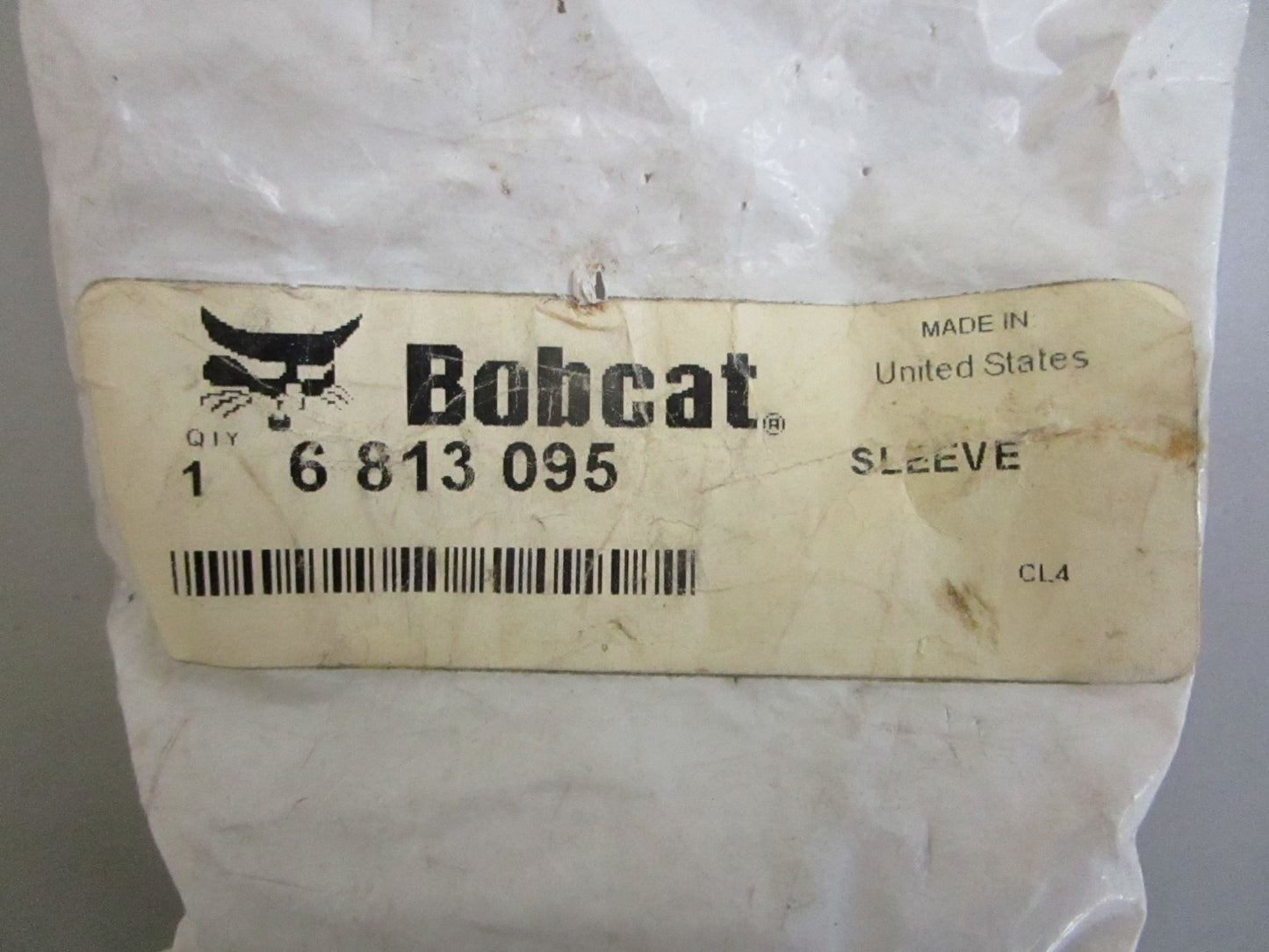 *NEW OEM* 0820 Bobcat Sleeve 6813095