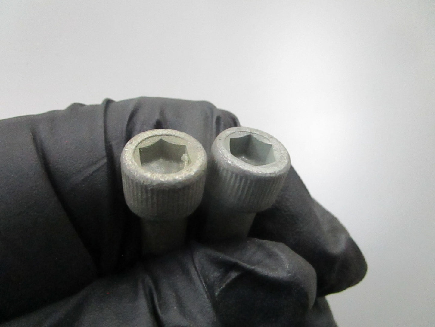 *NEW OEM* (LOT OF 2) 0810 Mercury Quicksilver Screw 10-19929325